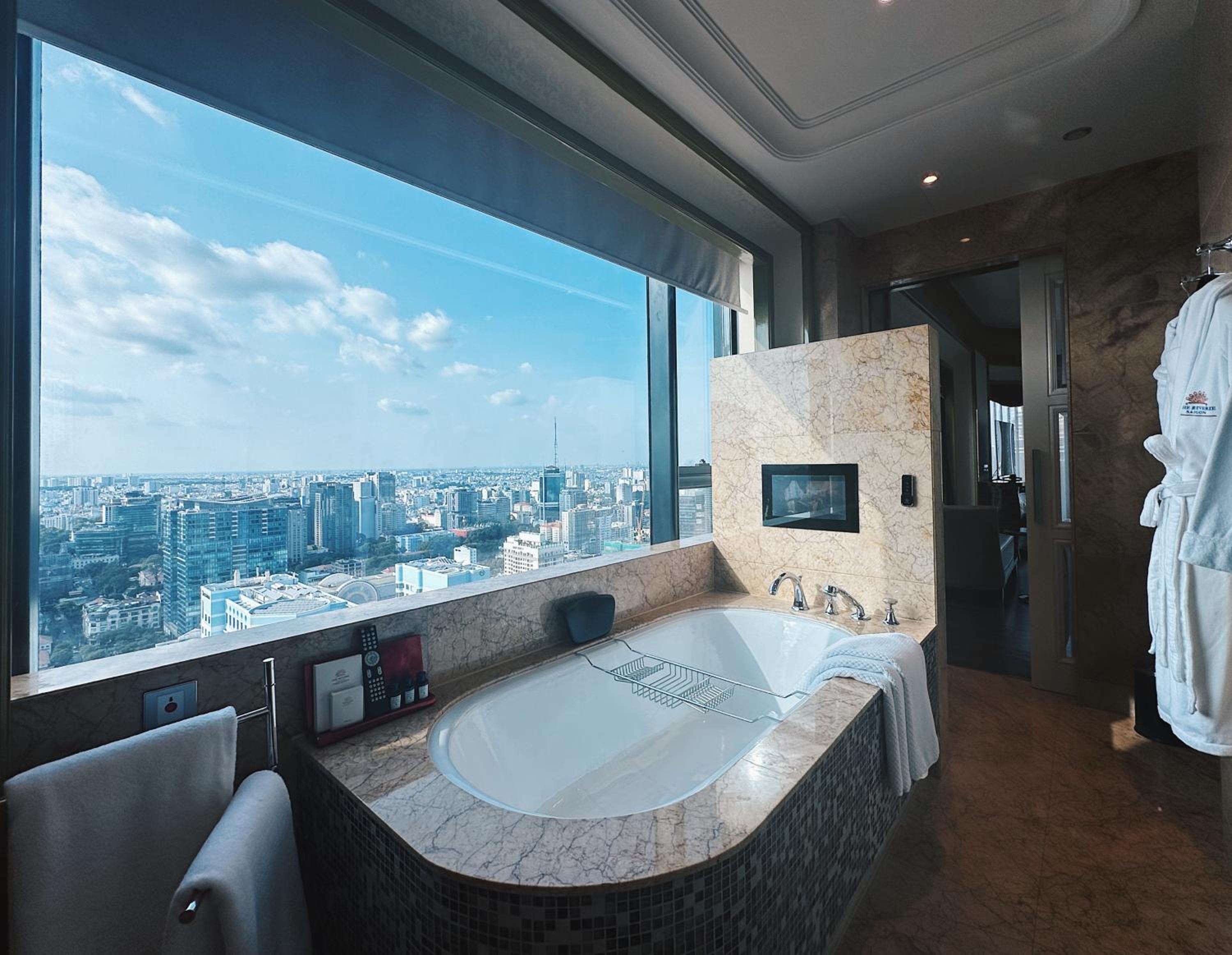 Grand Deluxe Twin Room High Floor