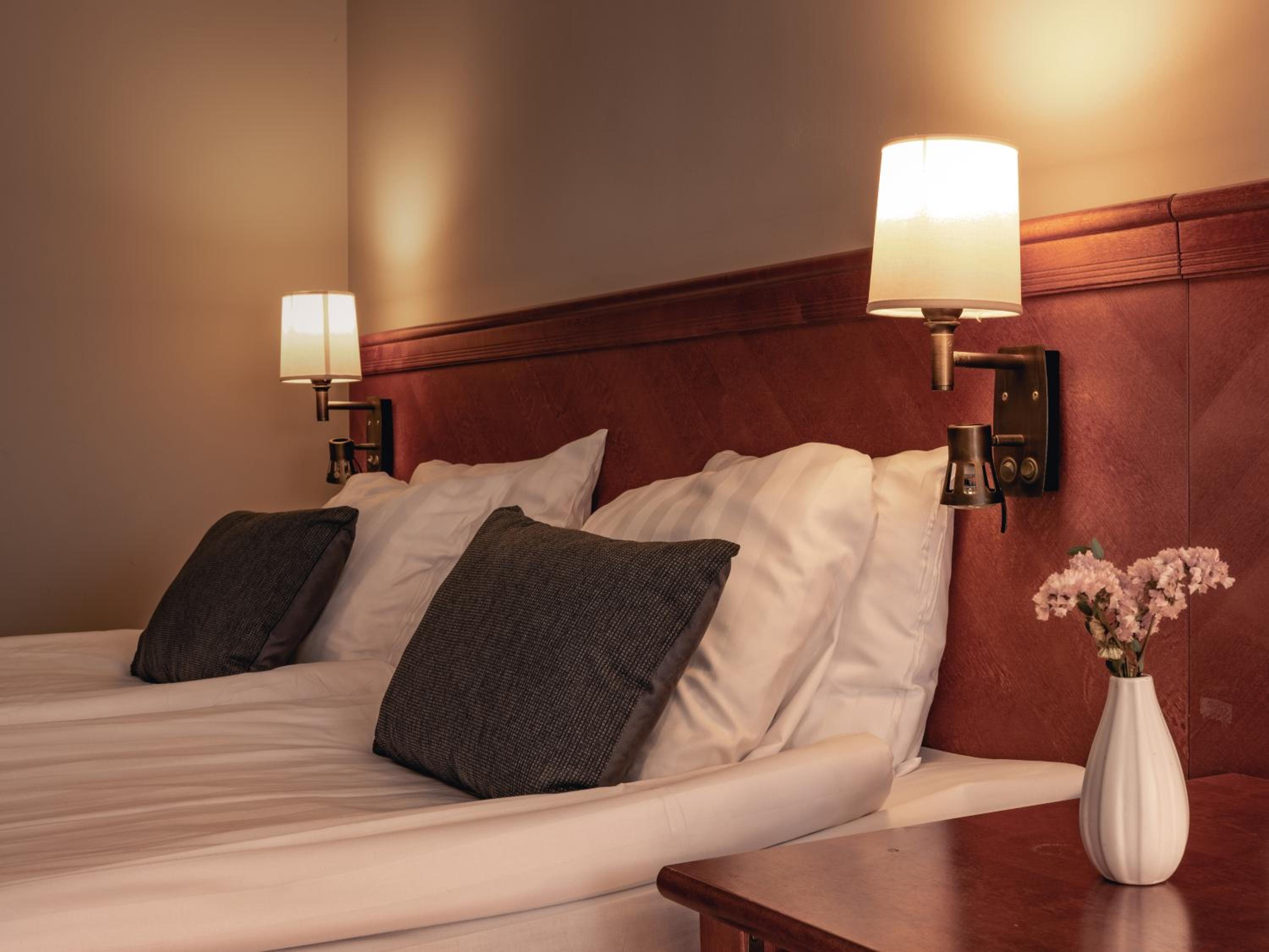 Standard Double Room with Two Single Beds - Non-Smoking