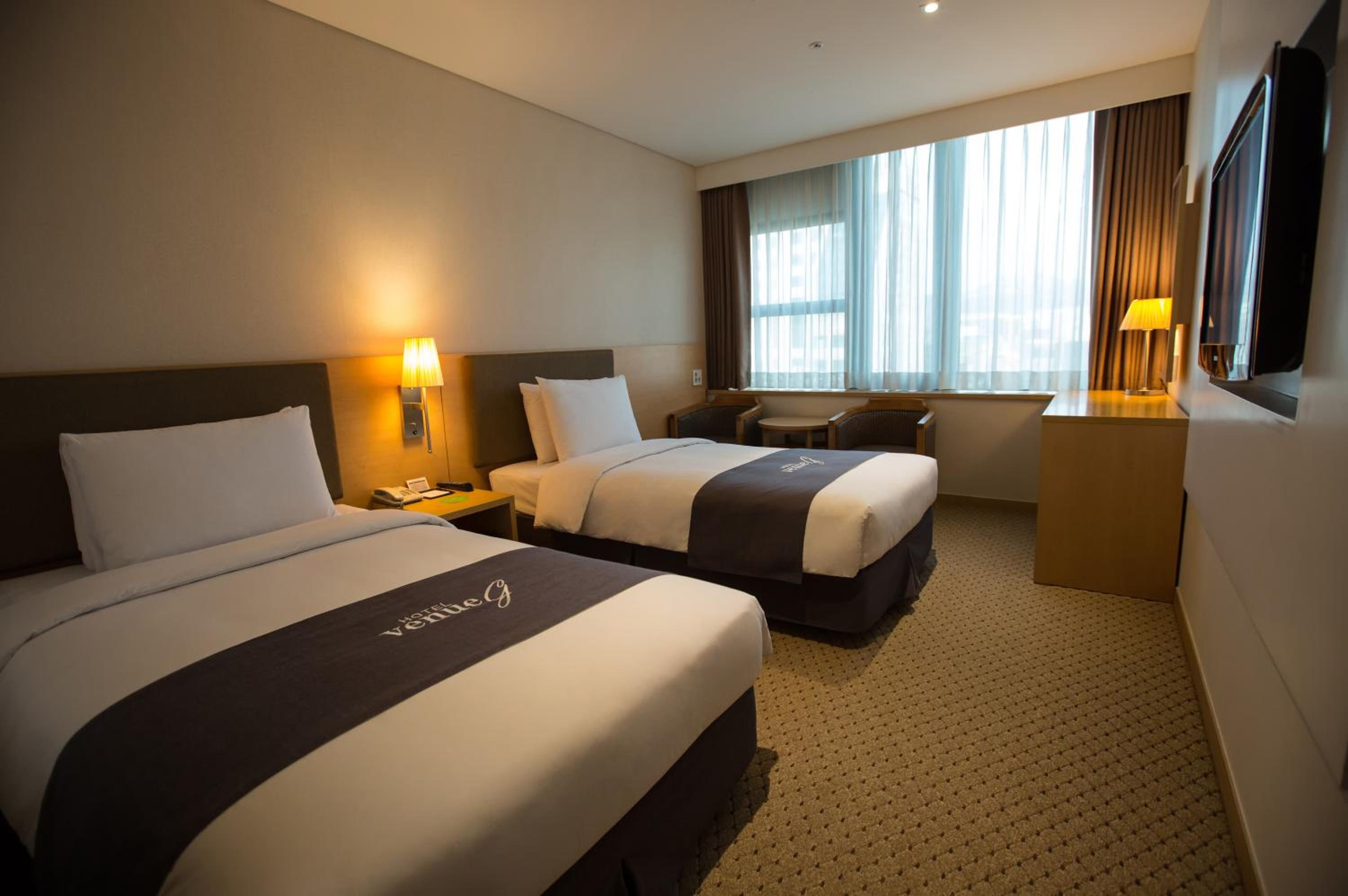 Superior Twin Room with Bath