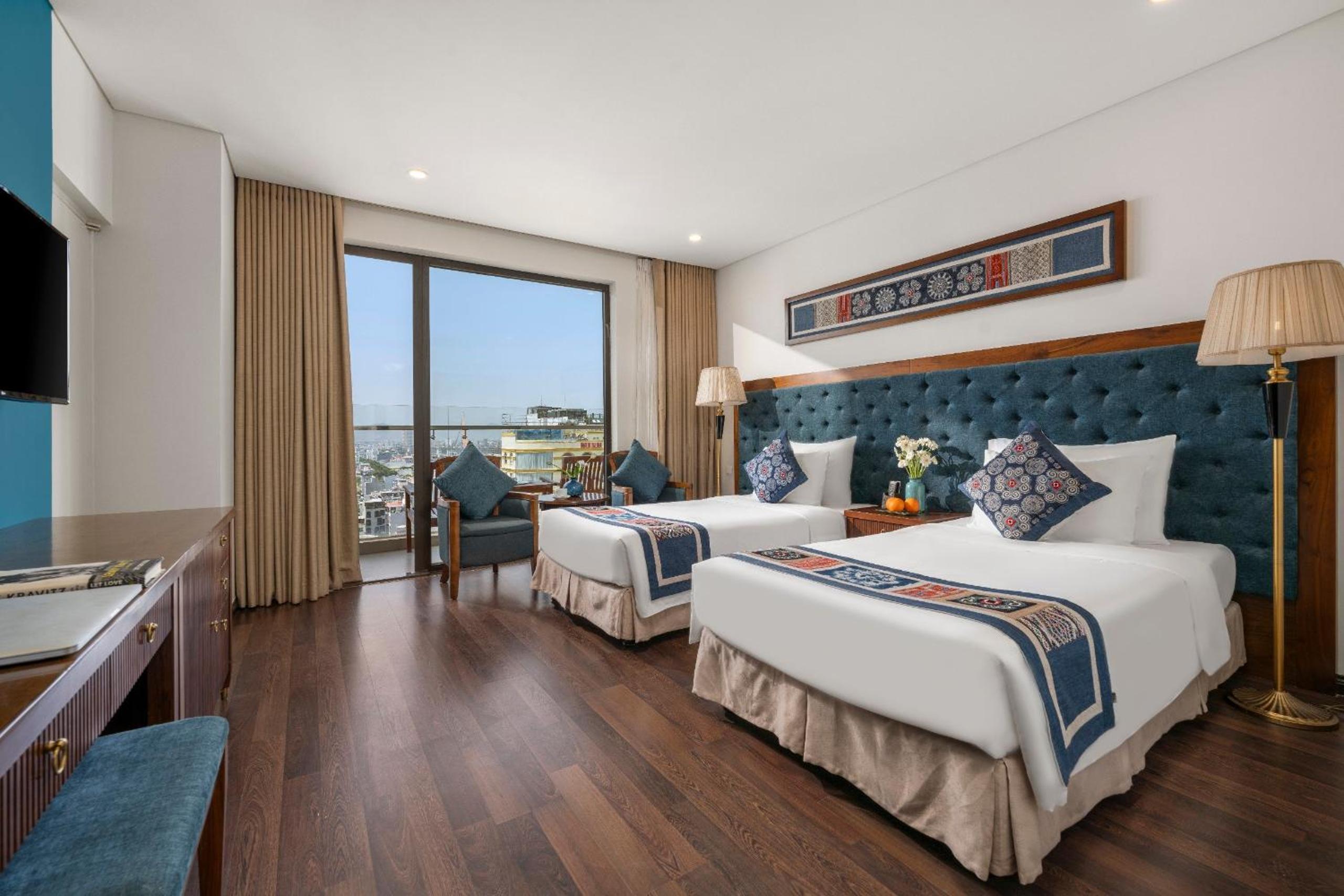 Superior Twin Room with Balcony and City View