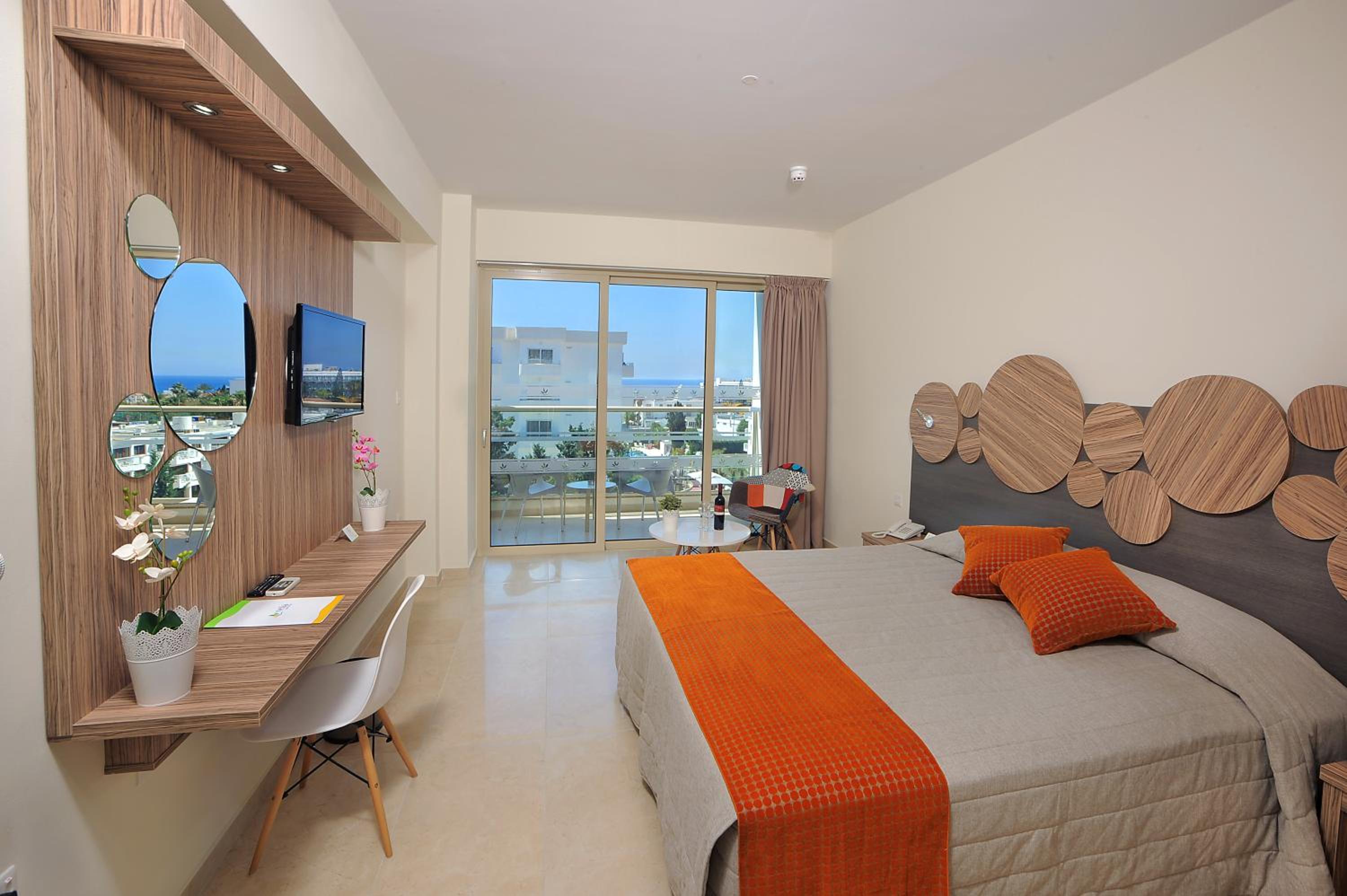 Double or Twin Room with Sea View