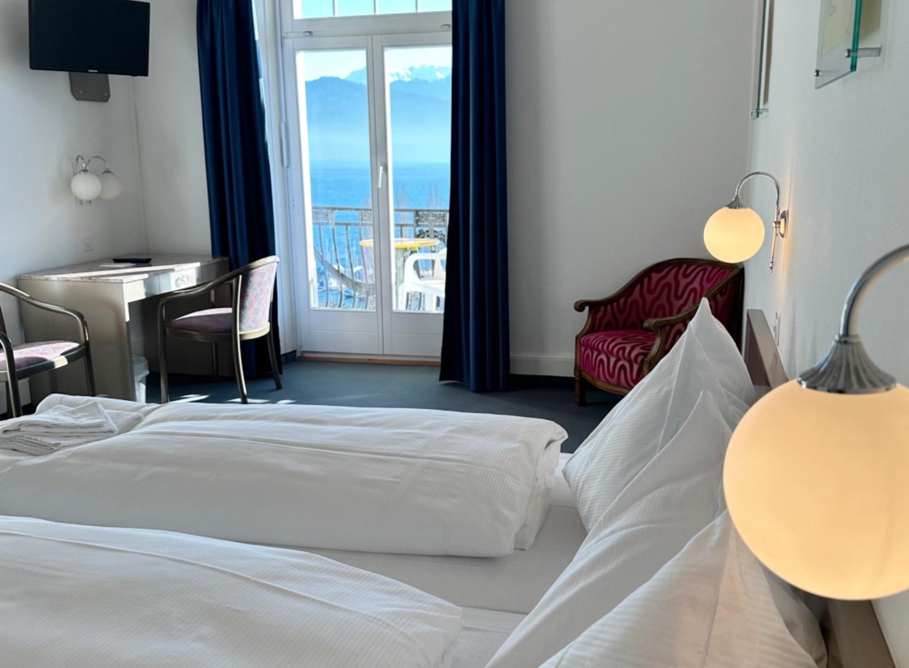 Deluxe Double or Twin Room with Lake View