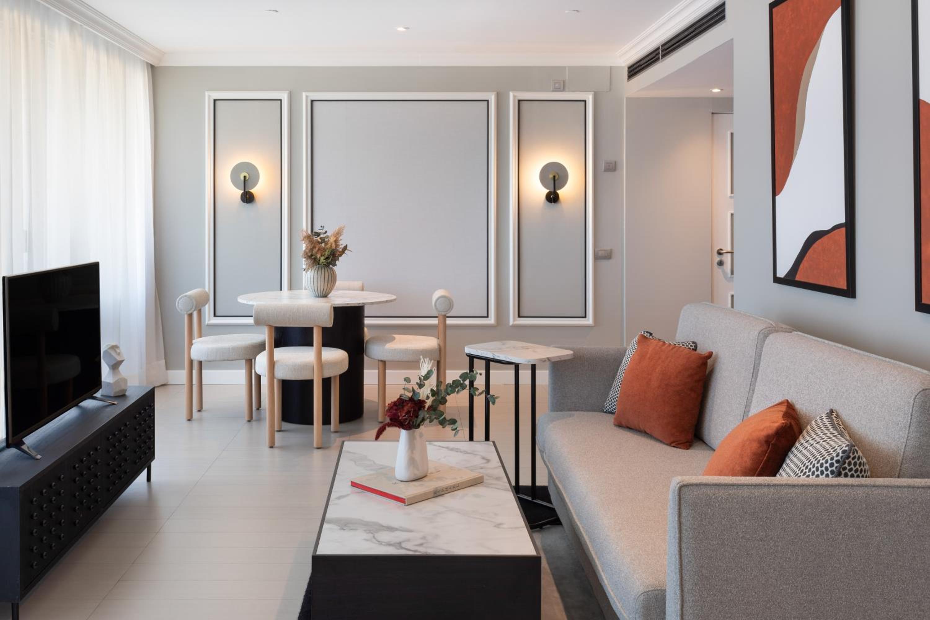 The Level Premium Room