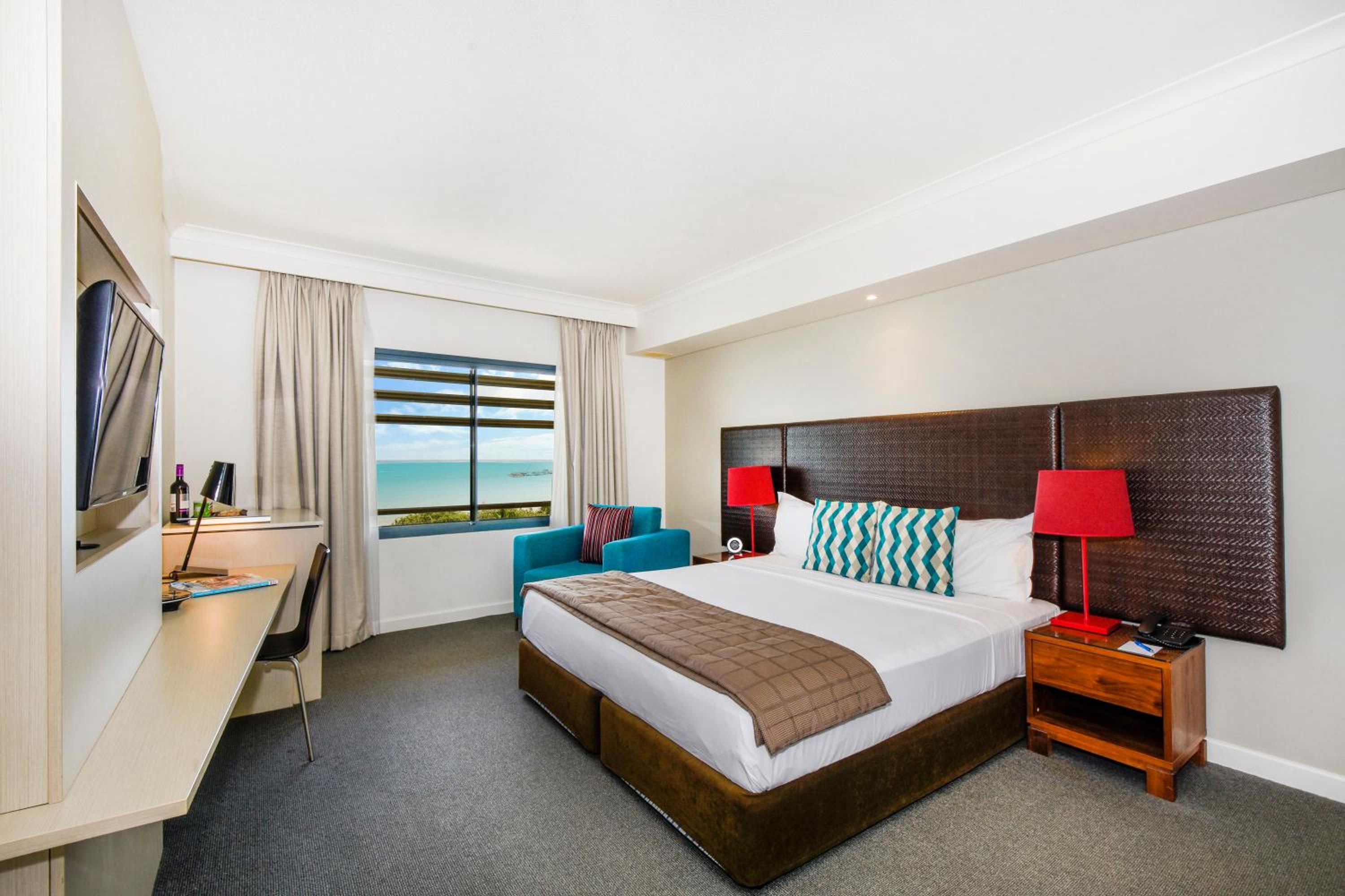 Hotel Room Harbour View - Weekly Housekeeping