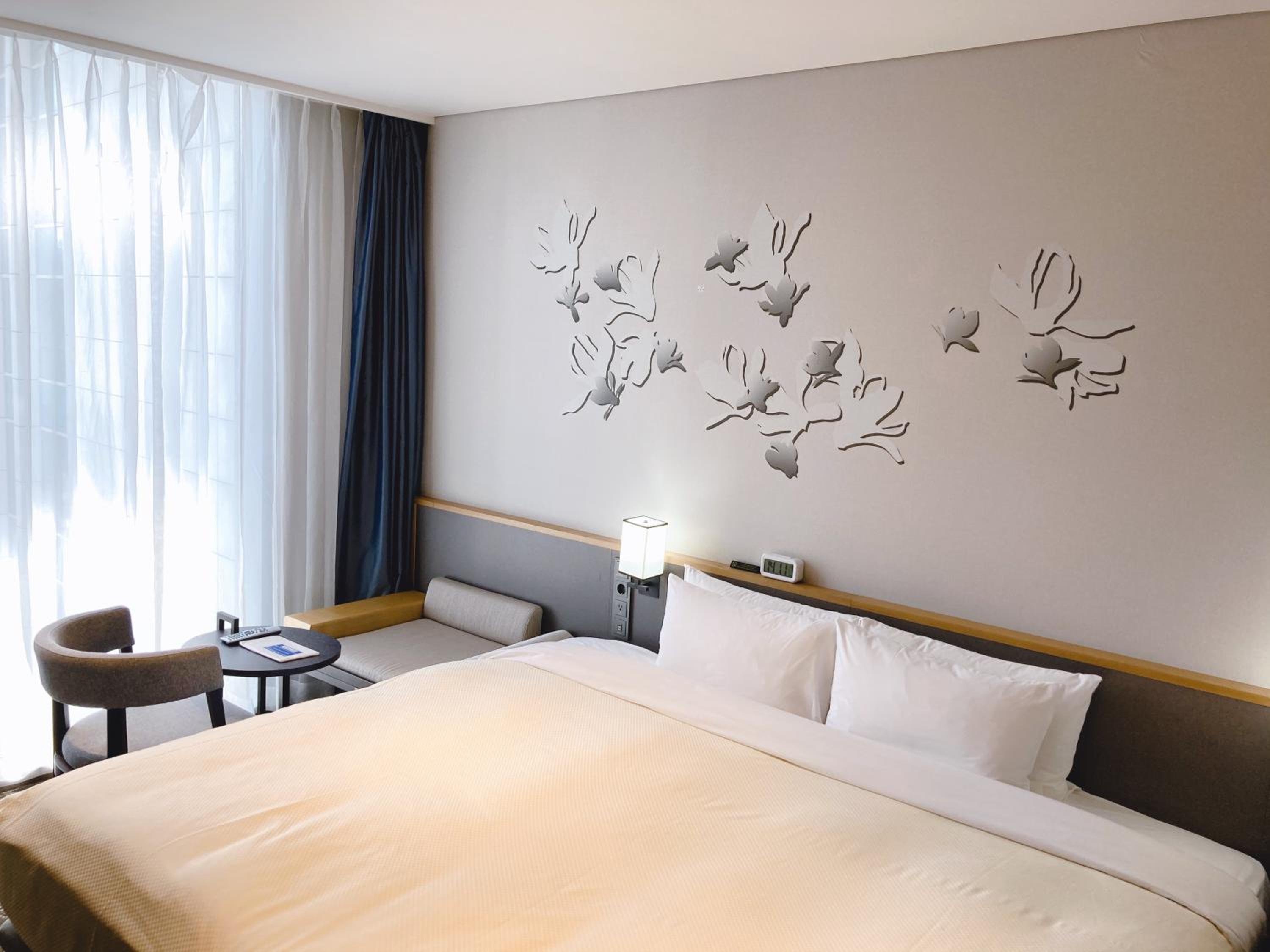 Run of House (Randomly assigned upon check-in)