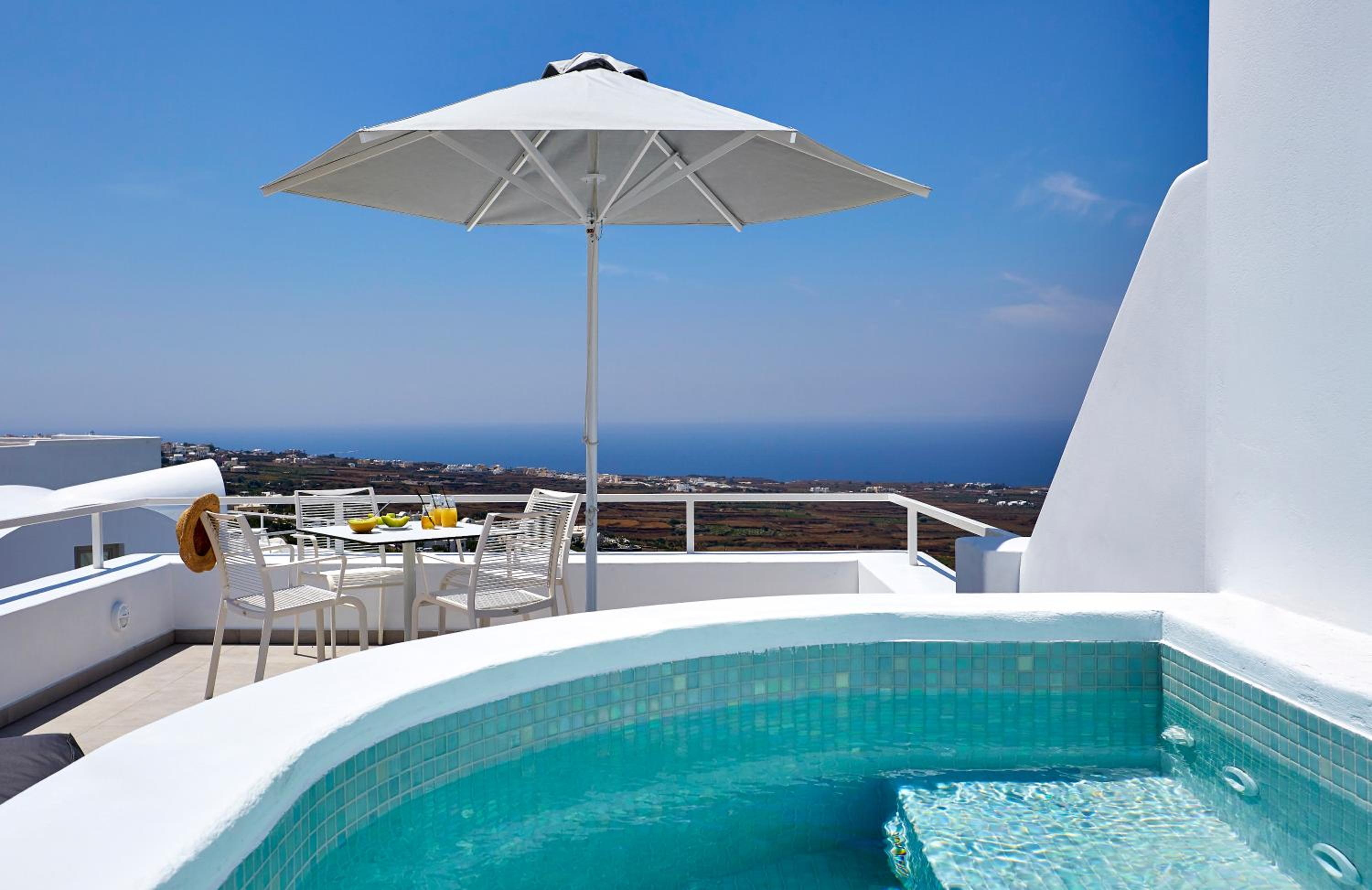 Executive 2BD Suite with Sea View & outdoor Jacuzzi