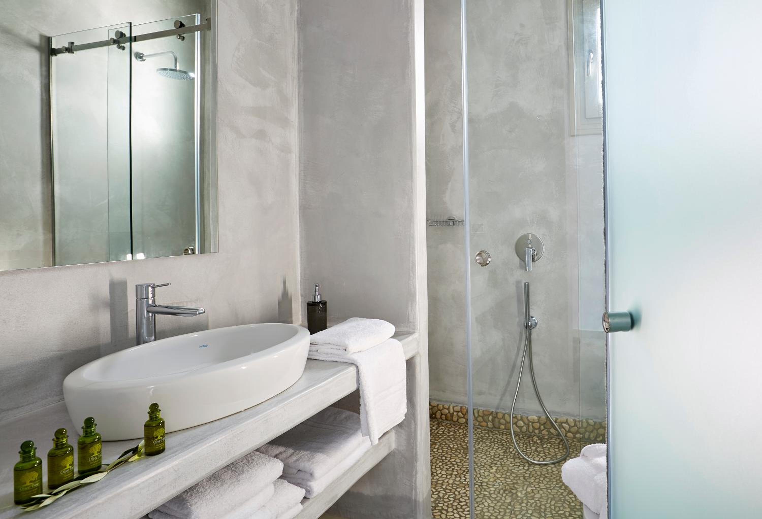 Executive 2BD Suite with Sea View & outdoor Jacuzzi