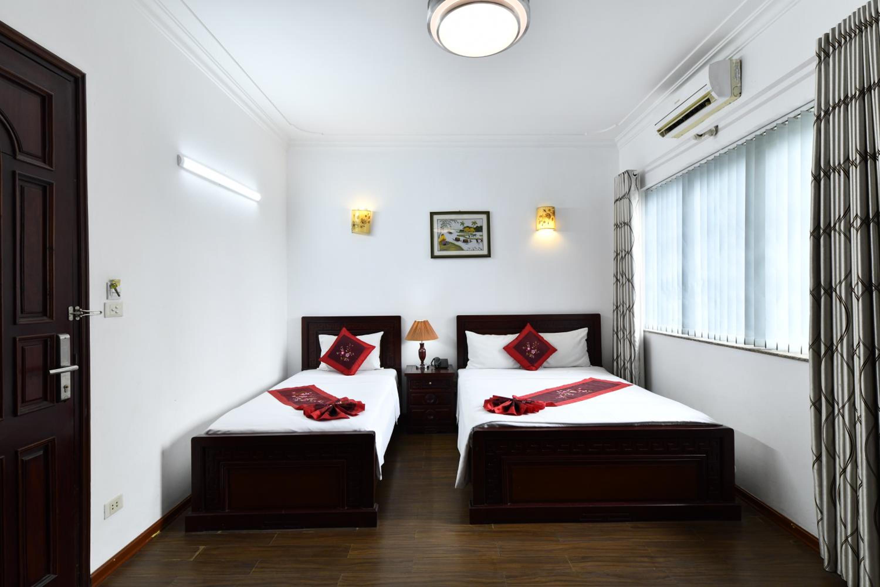 Triple Room with City View