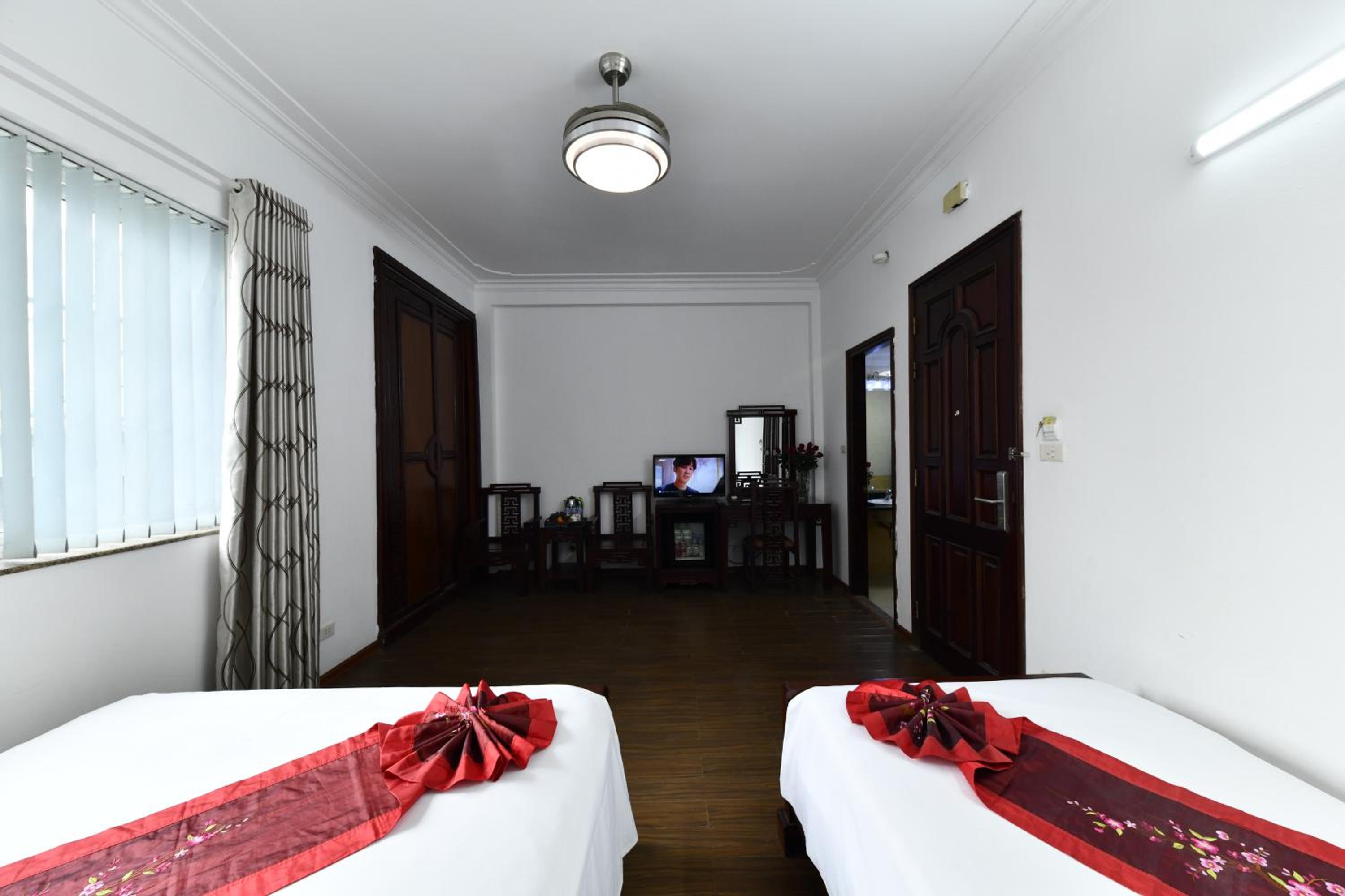 Triple Room with City View