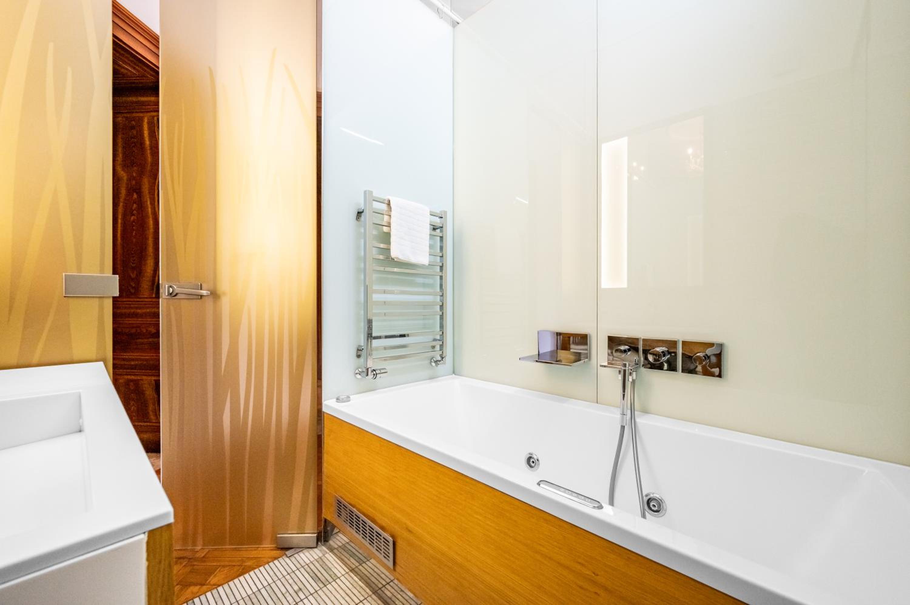 Superior Apartment (4 Adults)