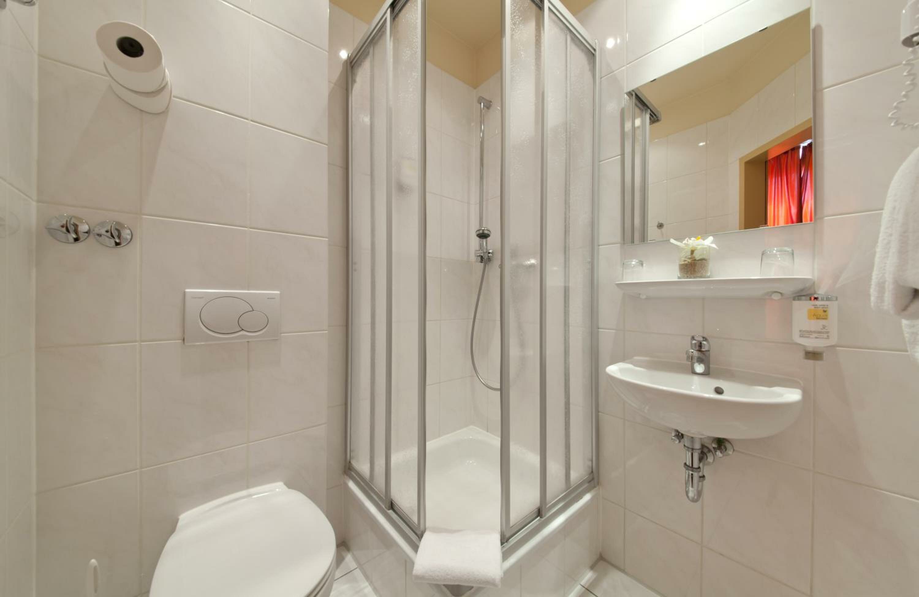 Double Room with Sofa Bed (3 People)