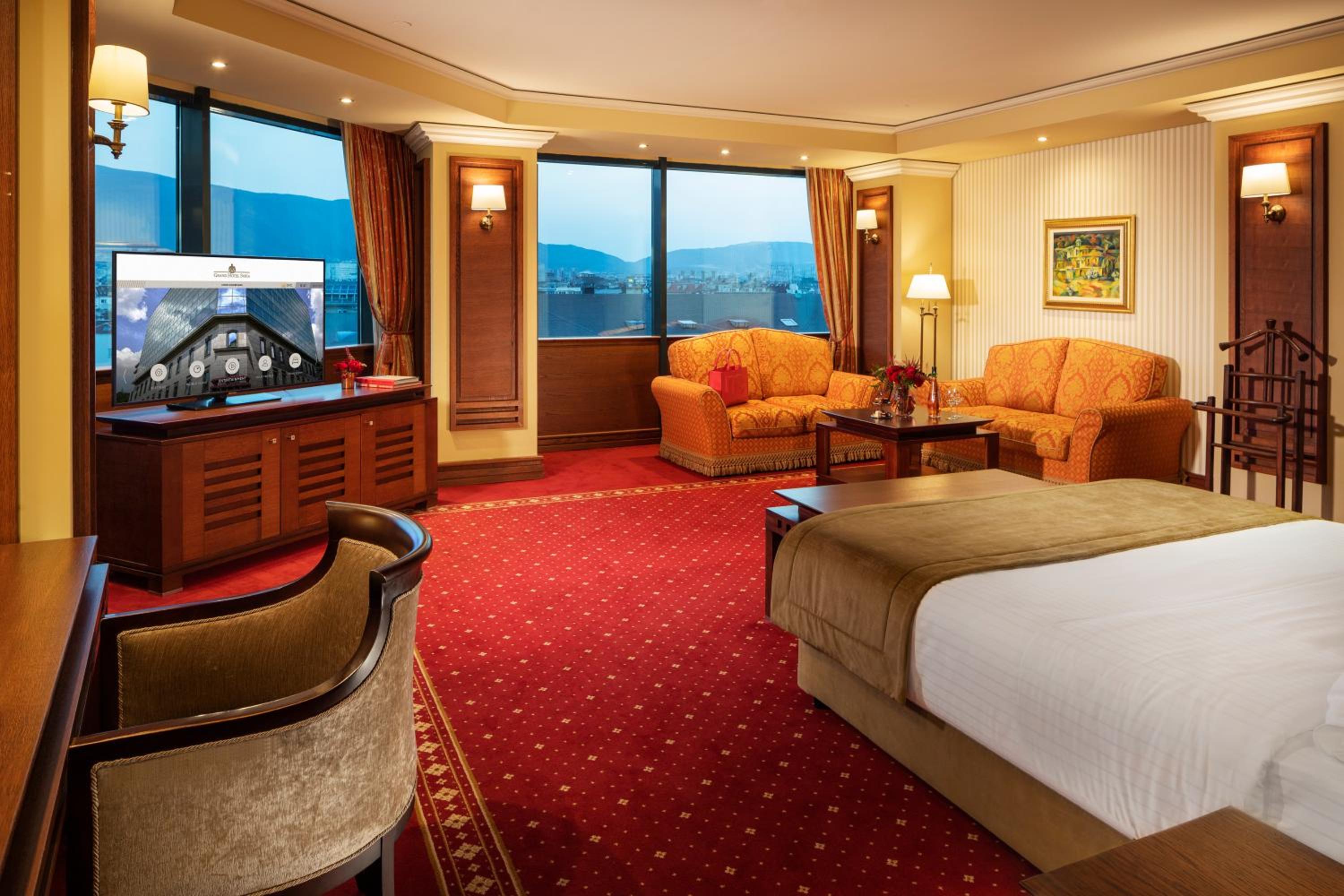 Corner Suite