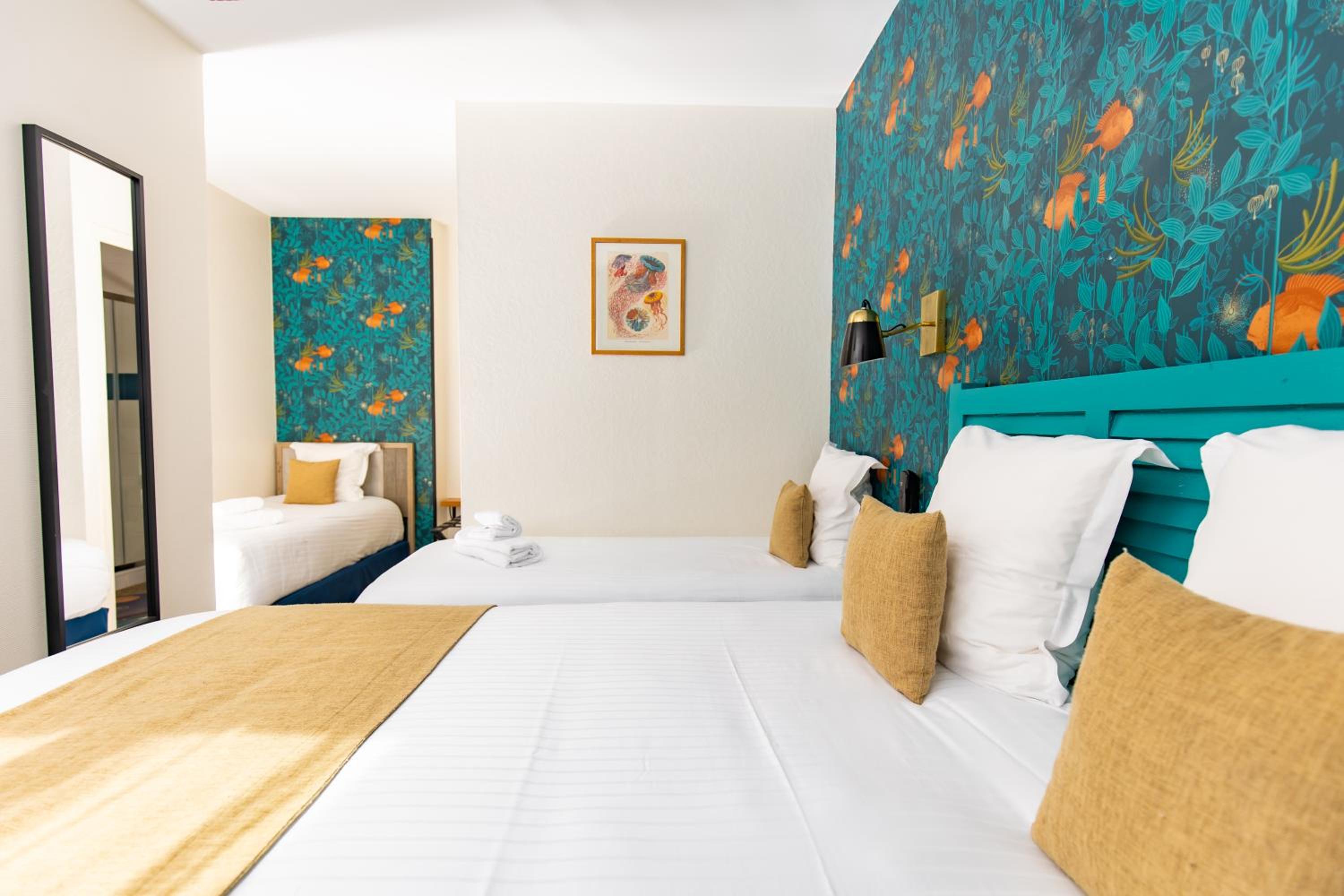 Quadruple Room with Courtyard View