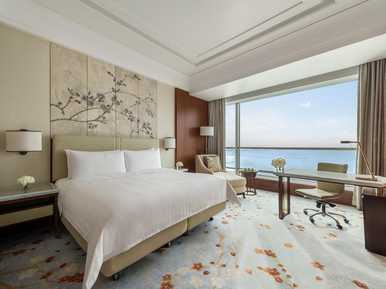 Deluxe King Room with Sea View