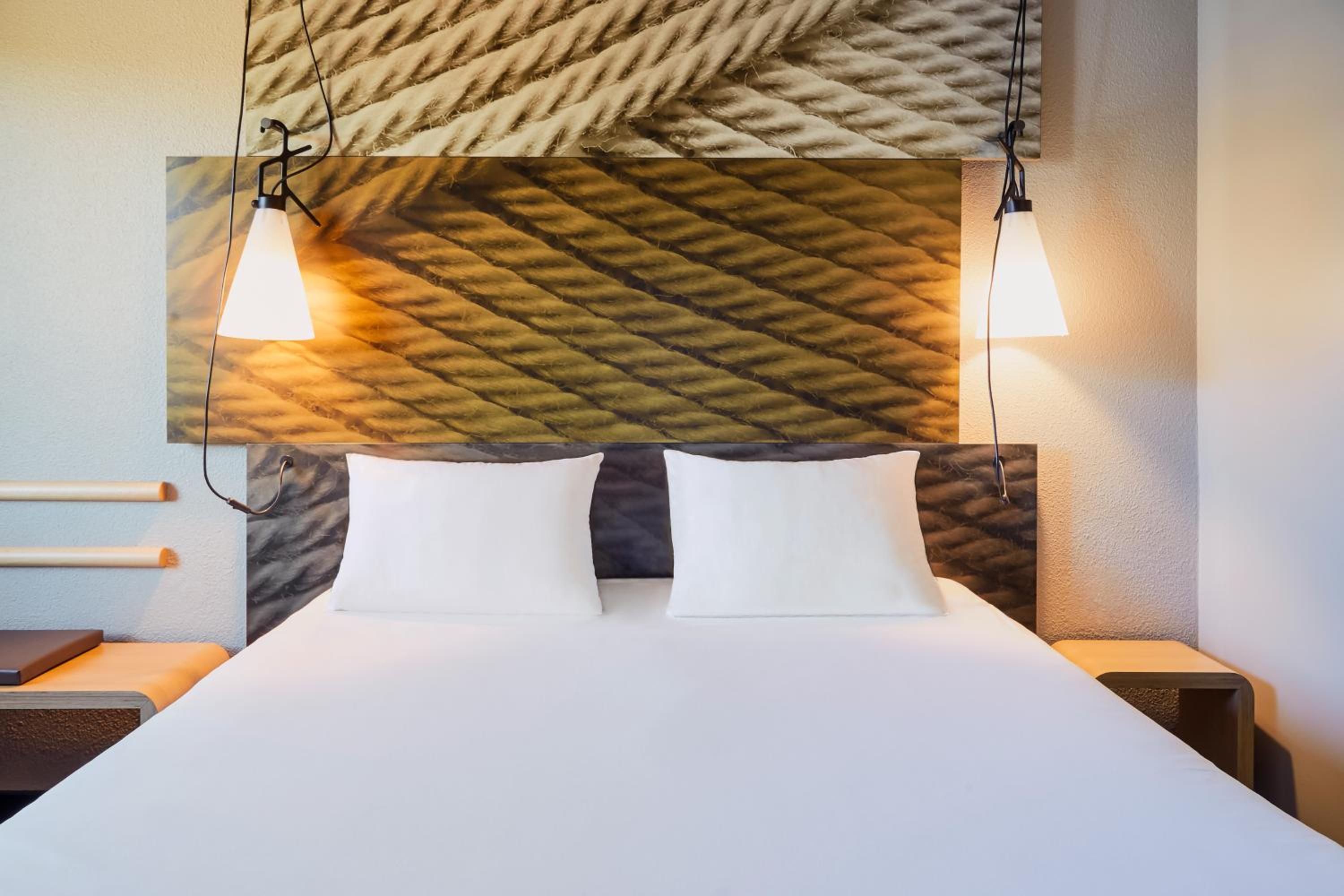Double Sweet Room by Ibis