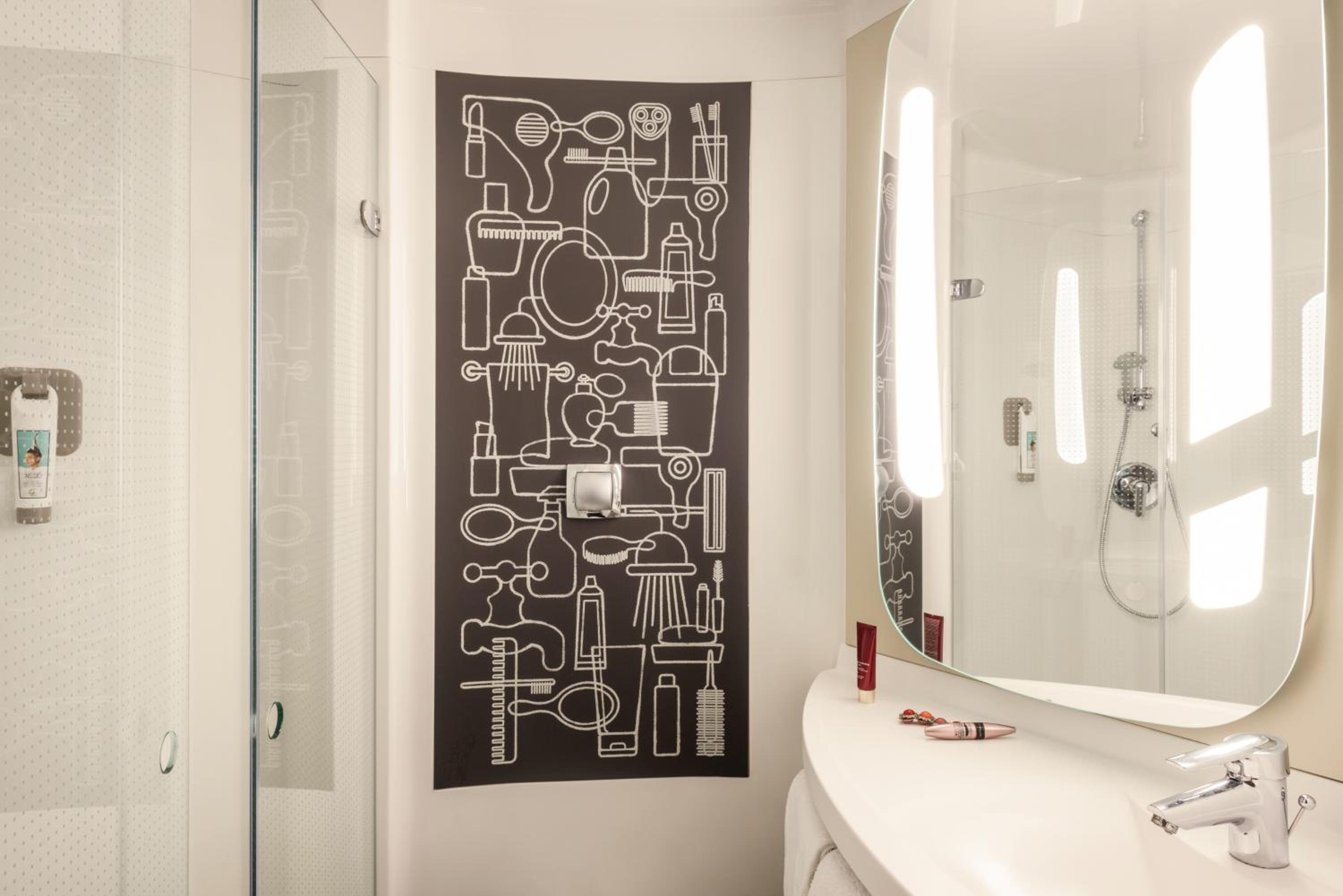 Double Sweet Room by Ibis