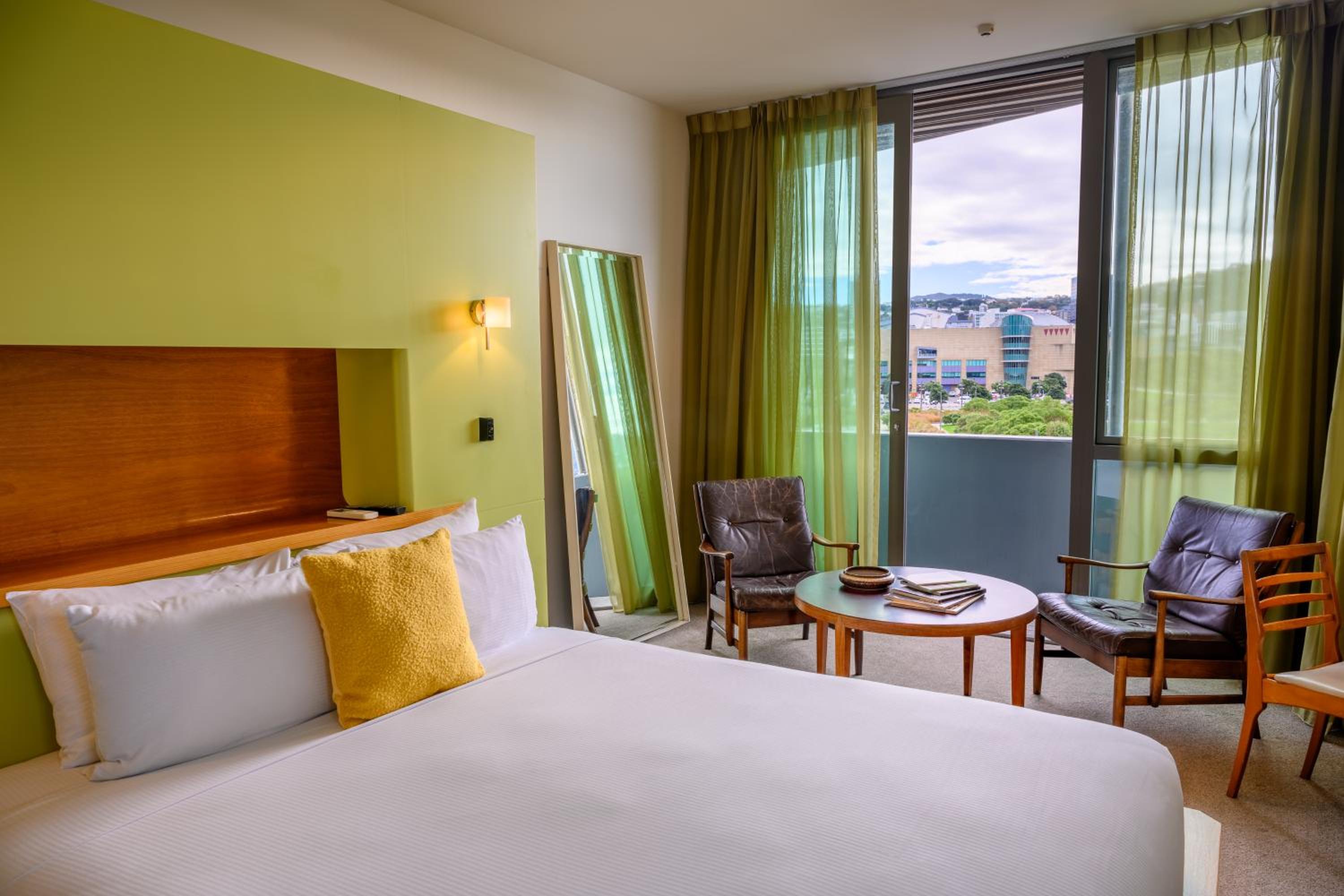 Superior King Room with City Views