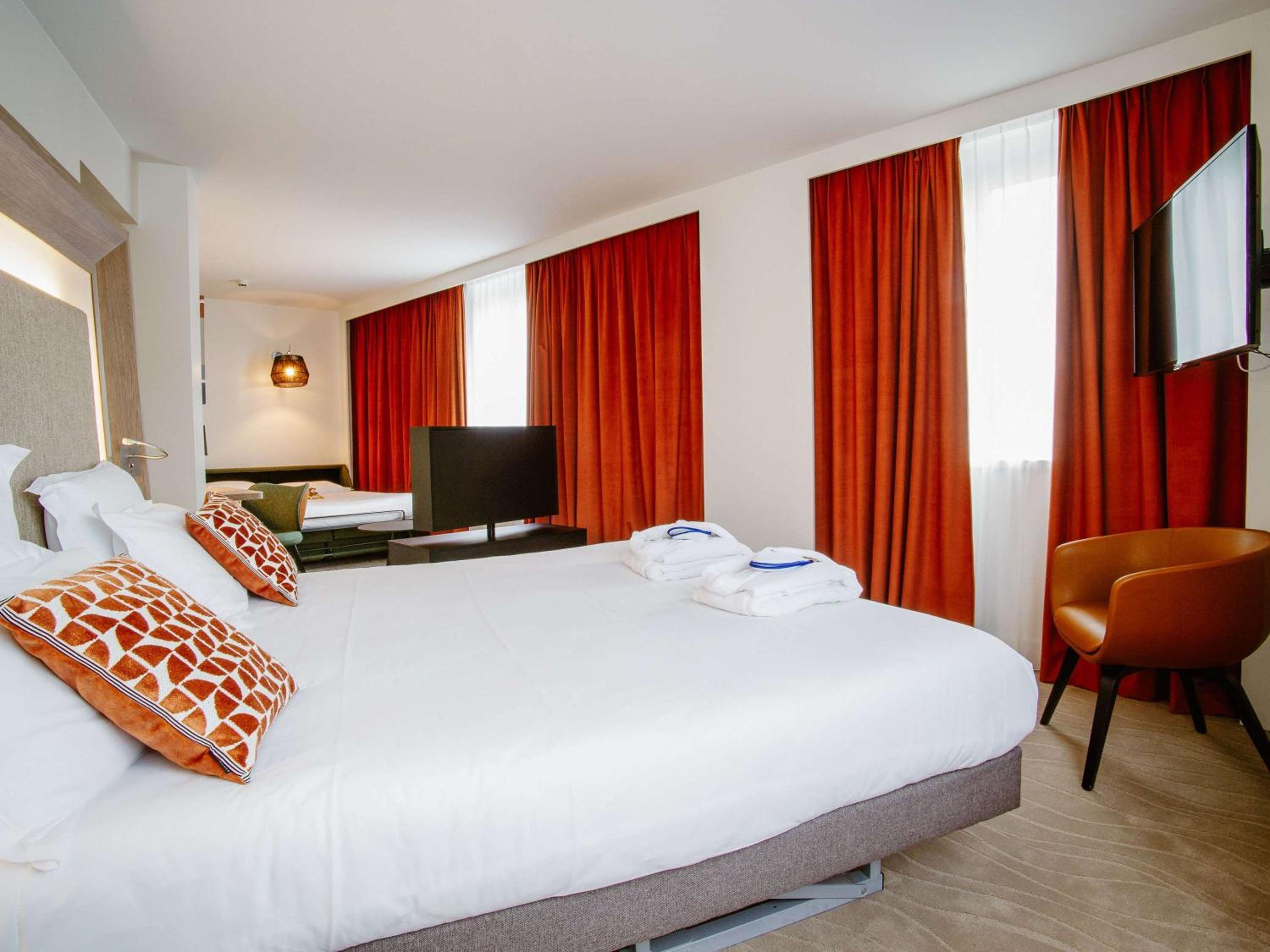 Suite with Double Bed and Double Sofa