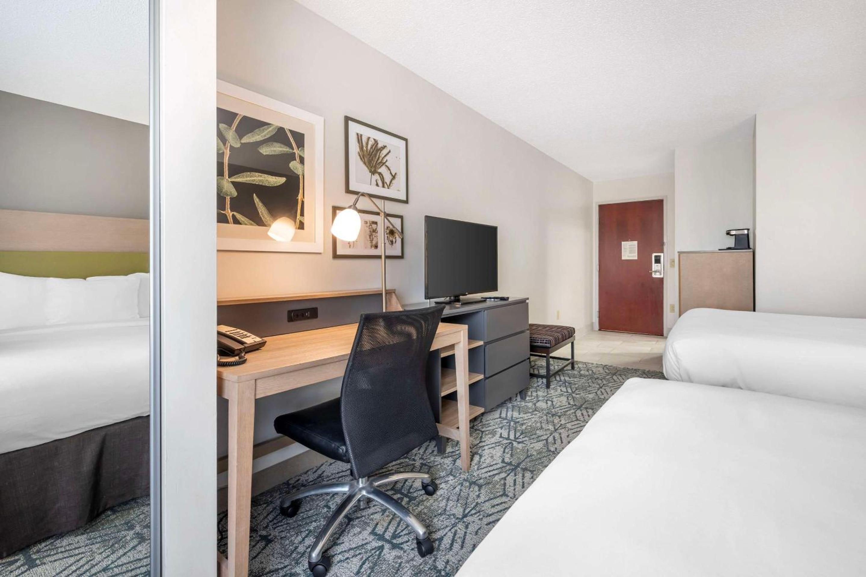 Queen Room with Two Queen Beds - Non-Smoking