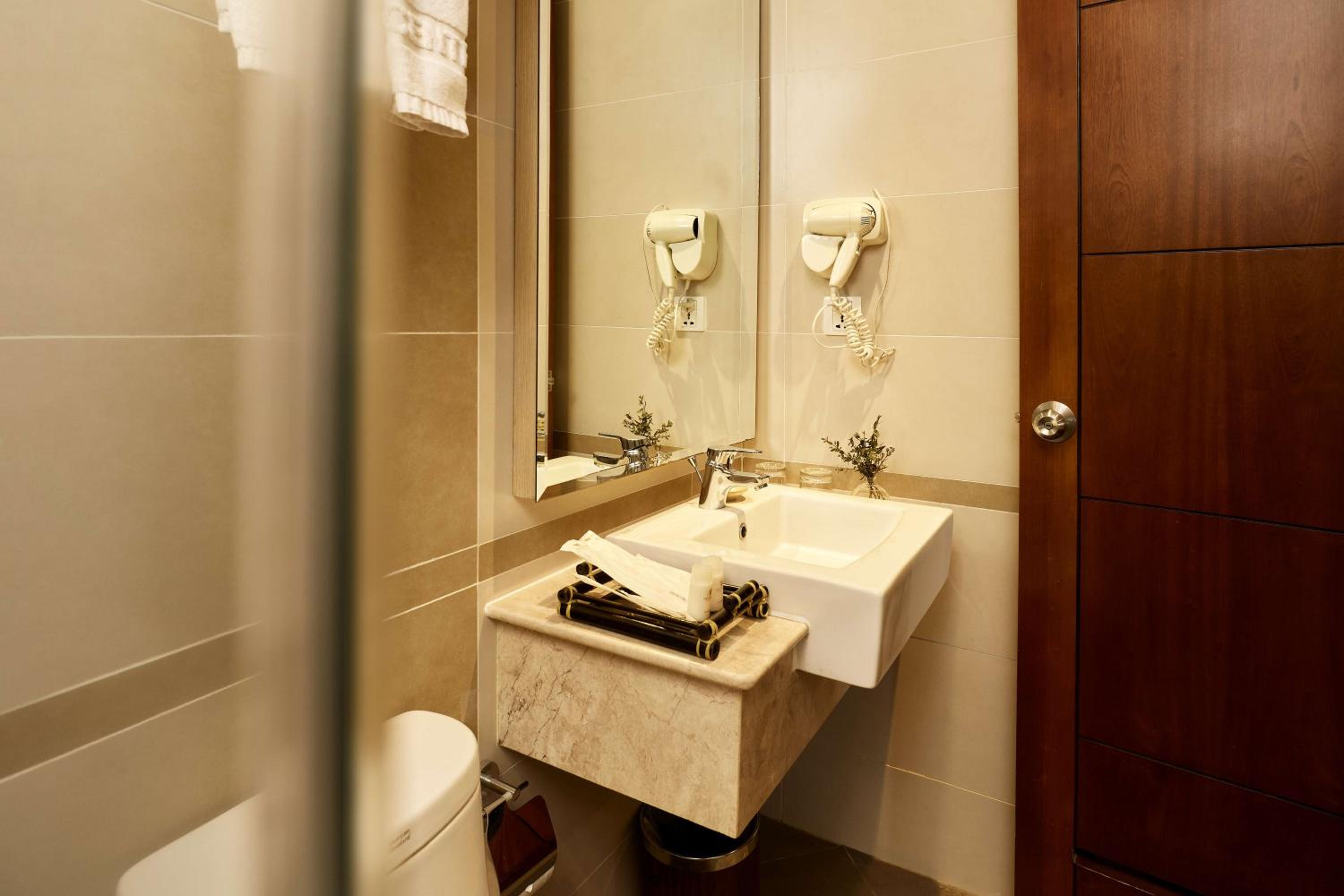 Superior Room (No Window)