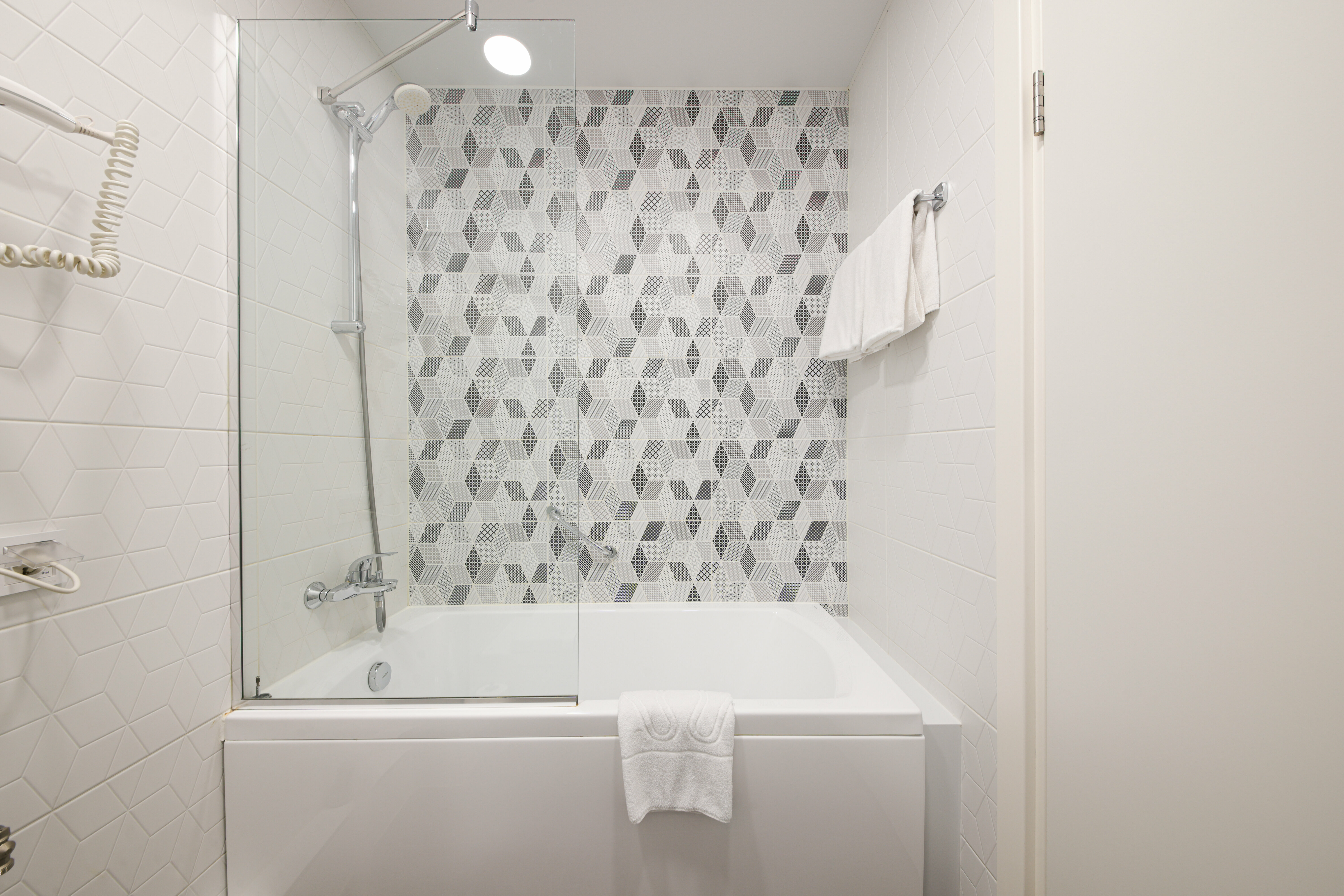 Ramada Suite 4* без посещения бассейна