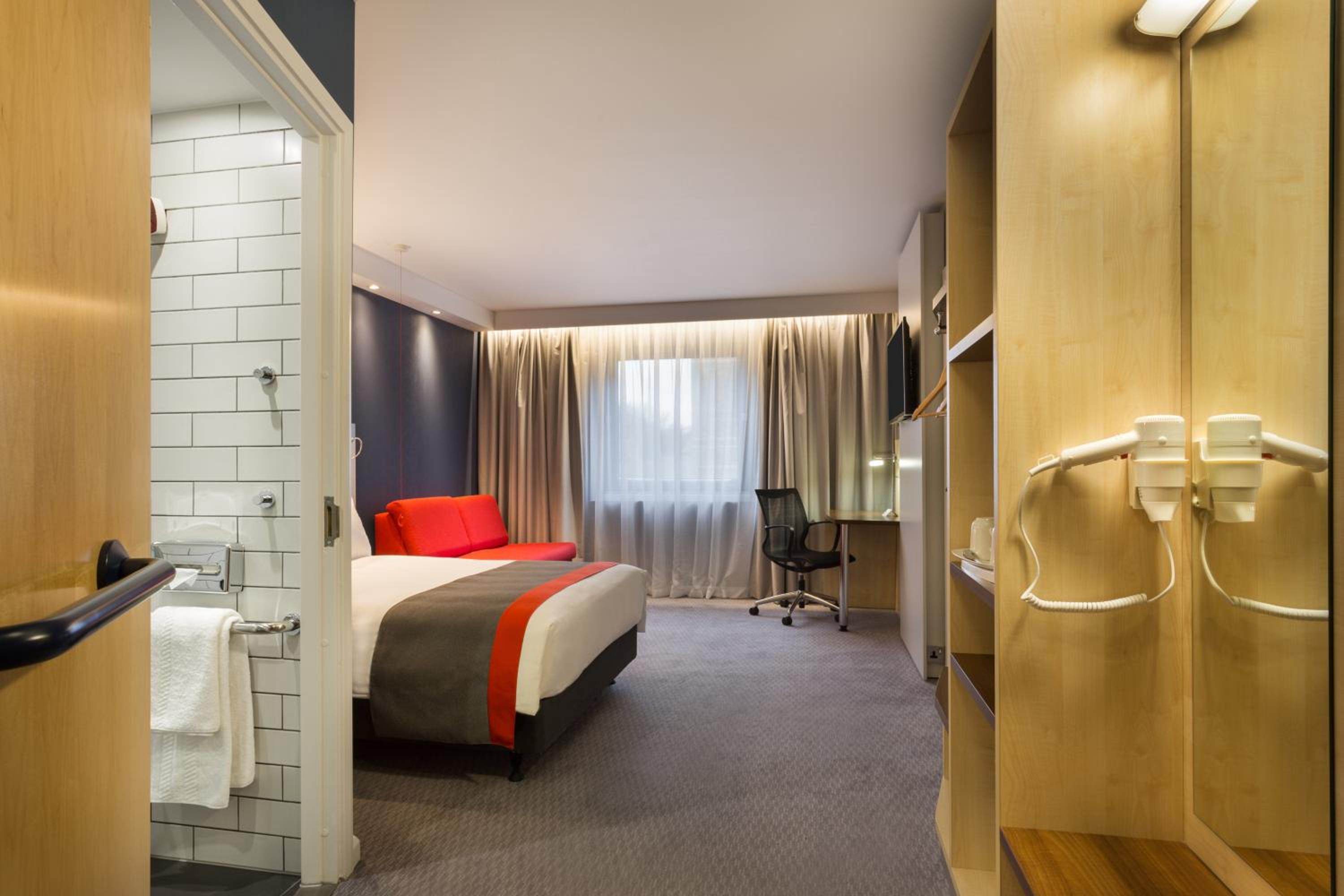 Standard Double Room with Free Hot Breakfast - Accessible