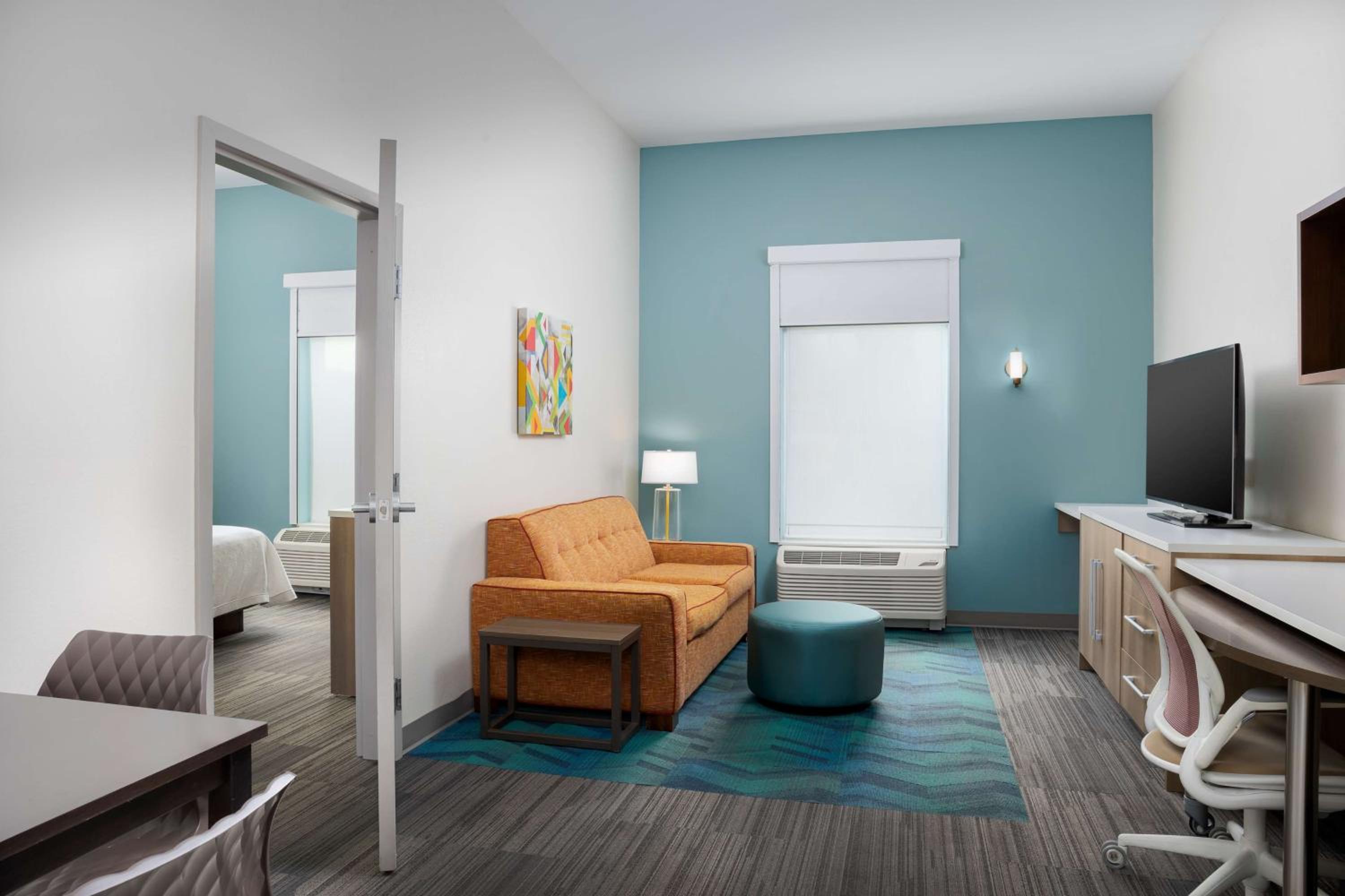 King Suite - Mobility Access/Non-Smoking