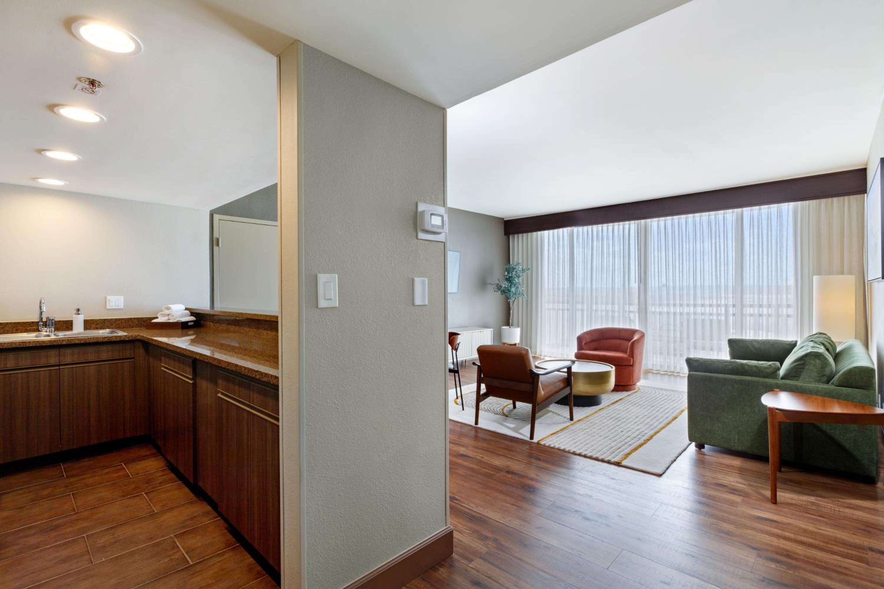 King Point Loma Suite with Bay View - Non-Smoking