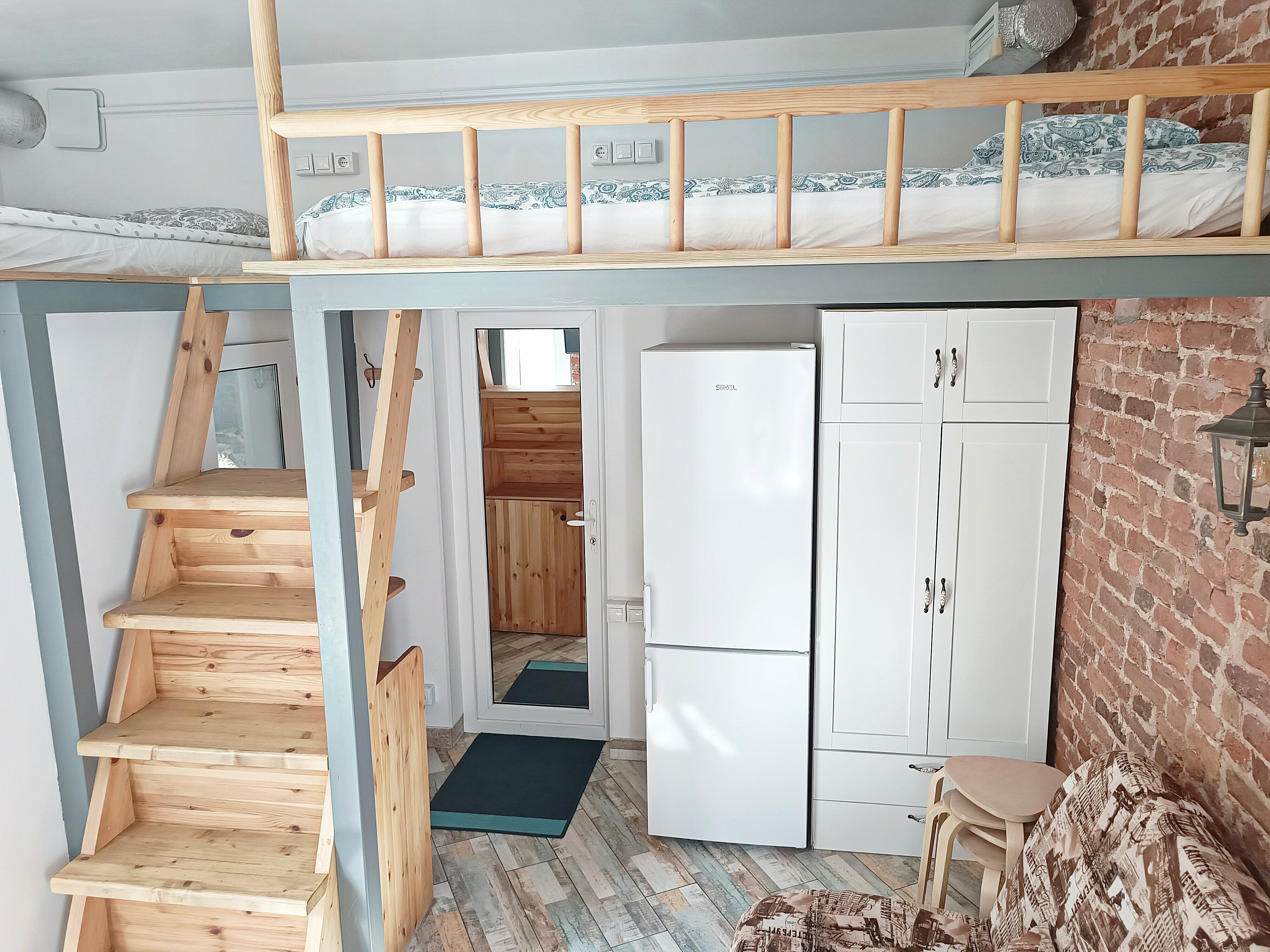 Семейные апартаменты со спальным этажом для 2-6 гостей (11)