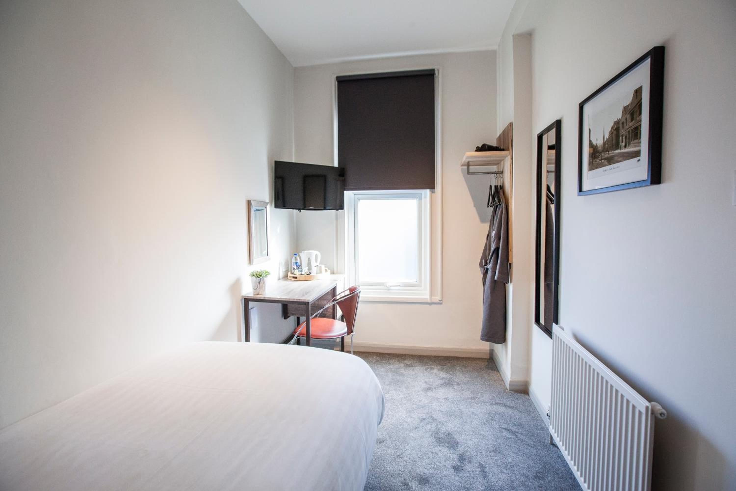 Single Room with Separate Private Bathroom