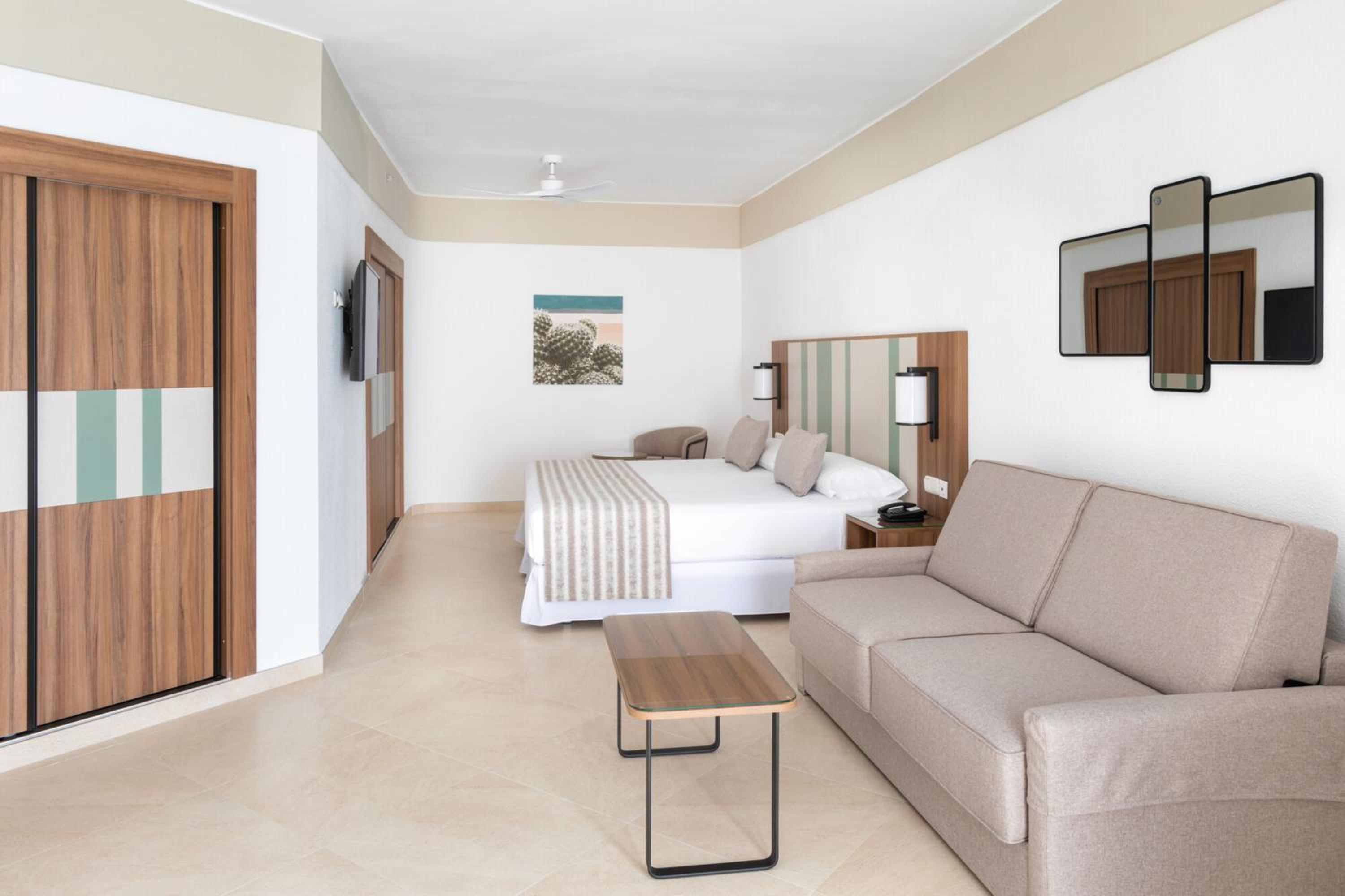 Suite with Garden View