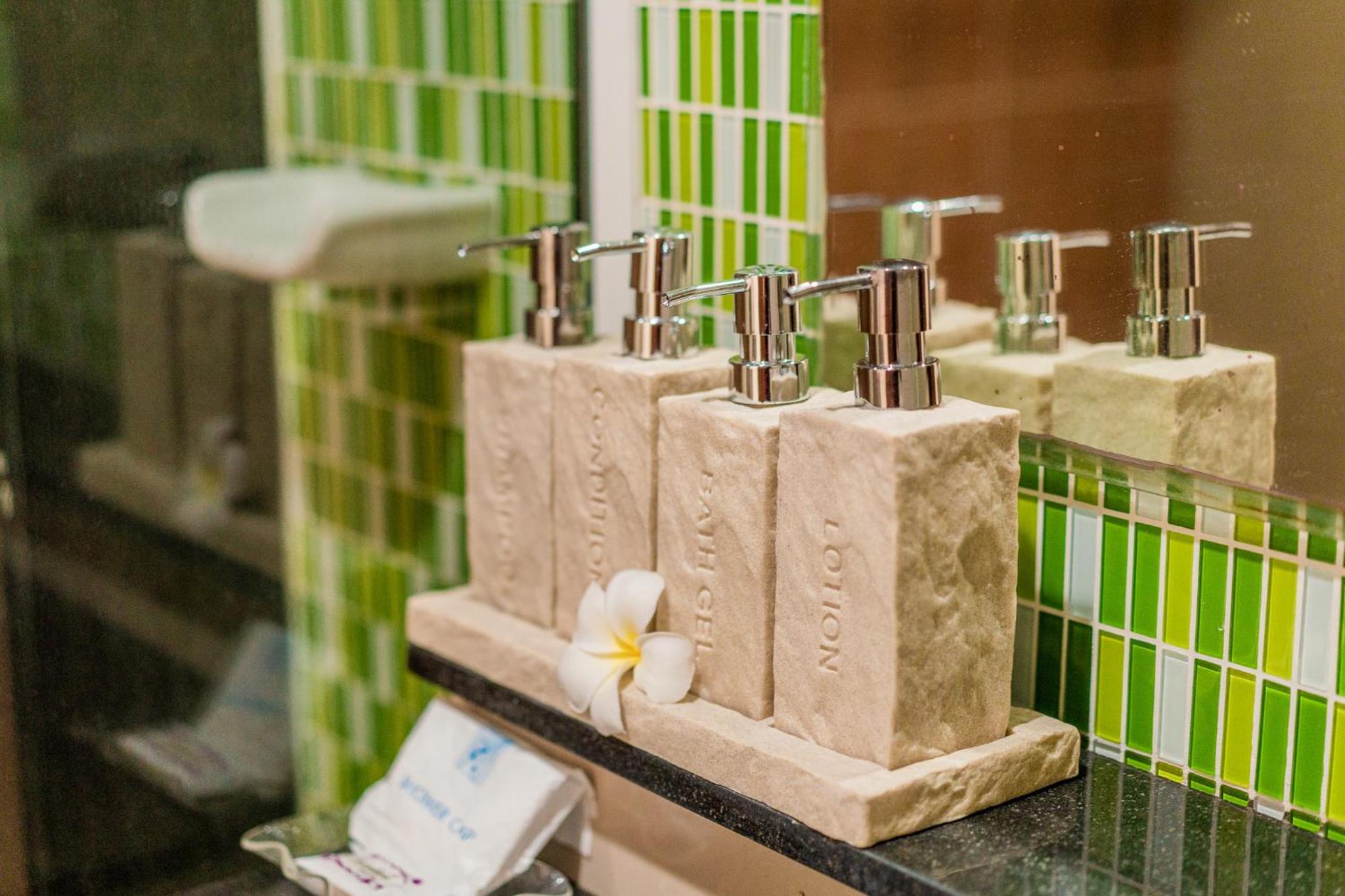 Deluxe Twin Room with Pool View