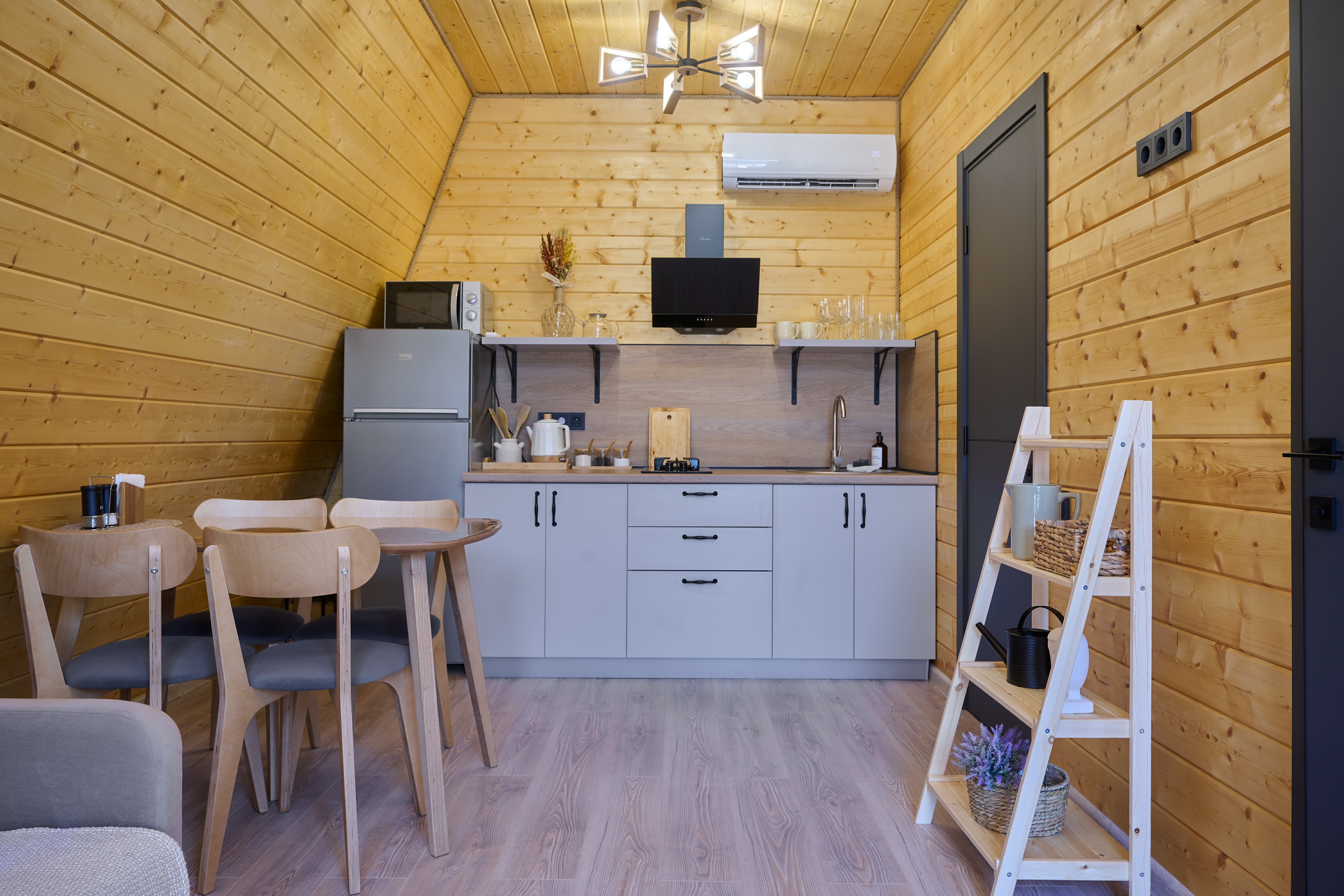 Шале № 1!!!  с 1 спальней + кухня гостиная с собственной кухней и ванной комнатой