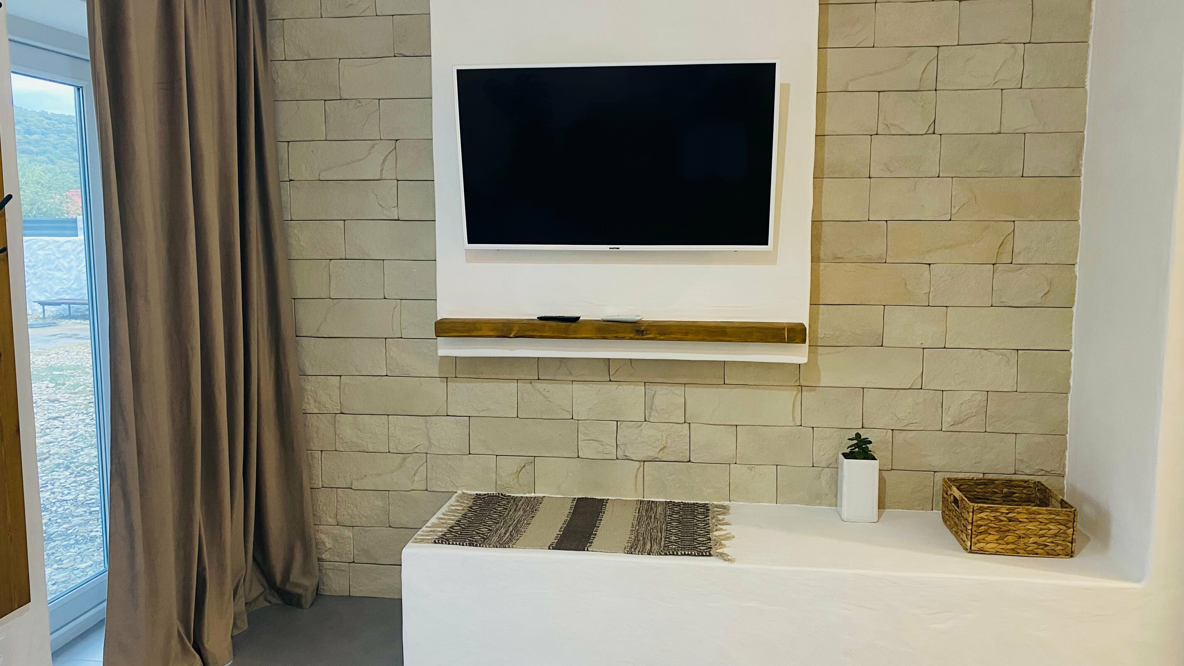 Четырехместный номер с видом на горы