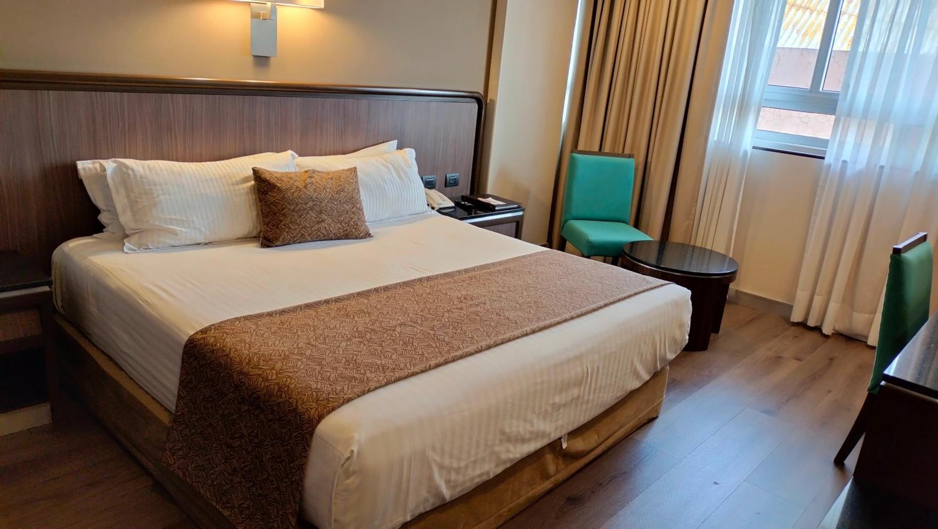 Superior King Room