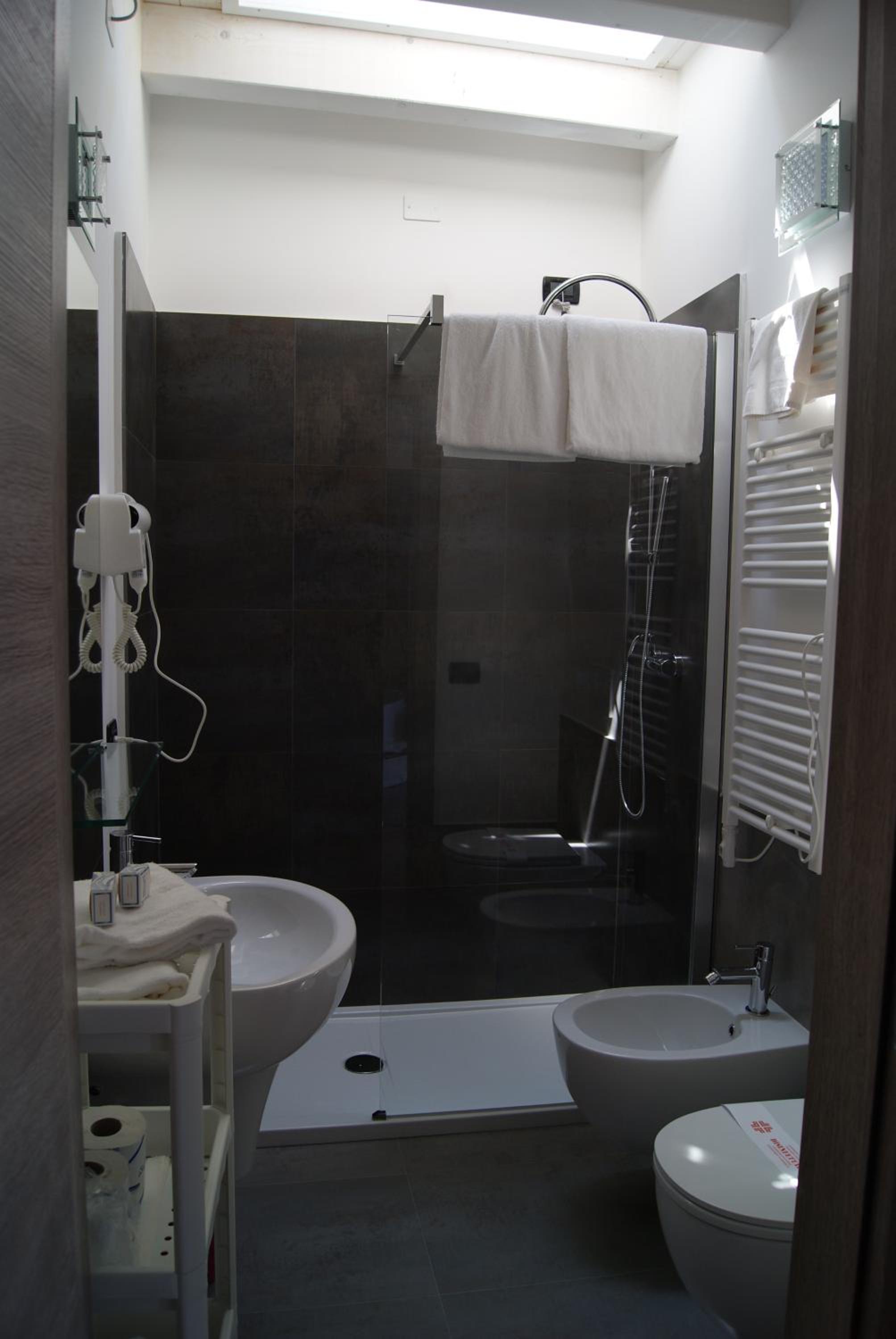 Deluxe Suite with Spa Bath