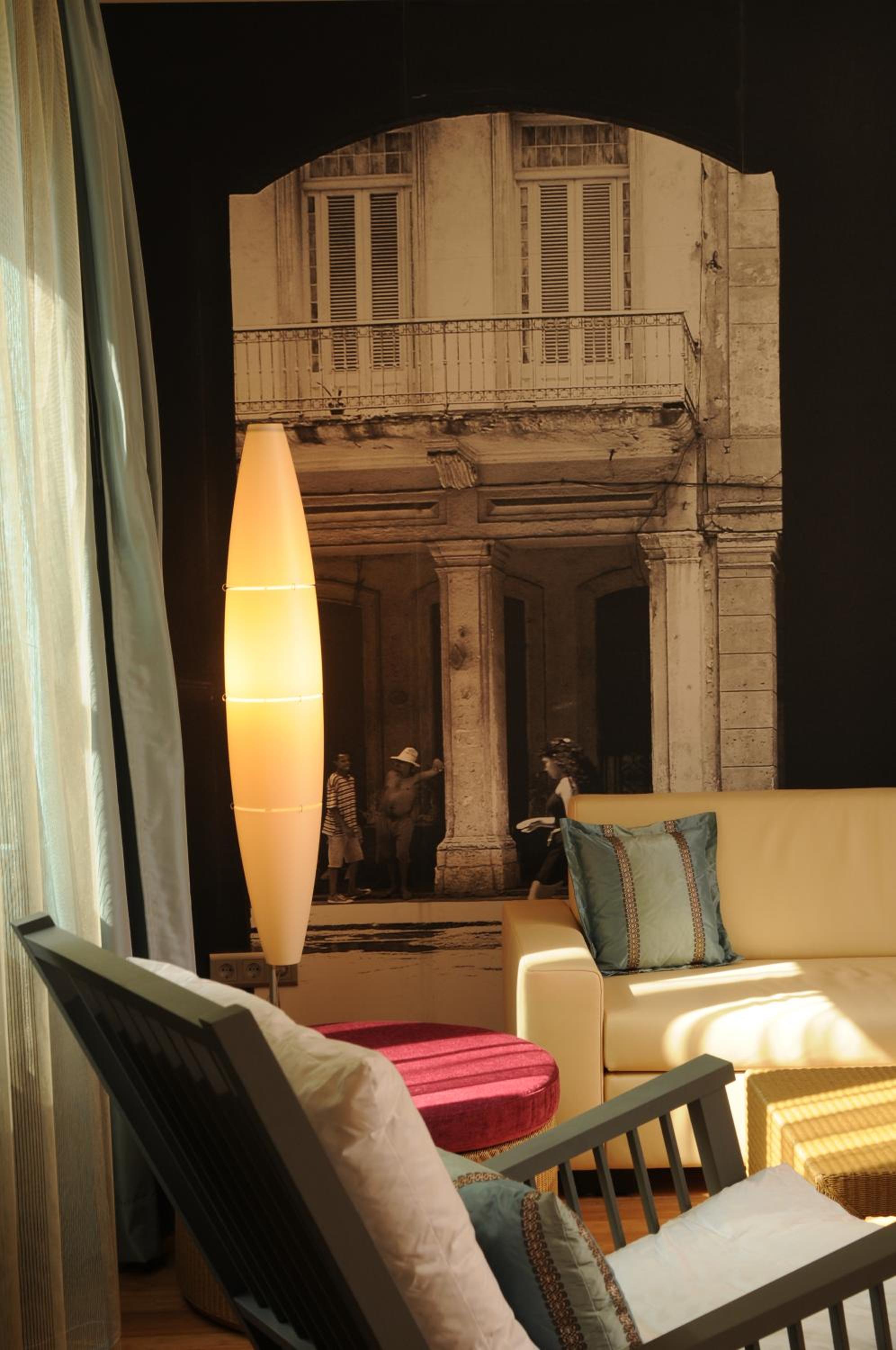 King Suite with Whirlpool - Non-Smoking