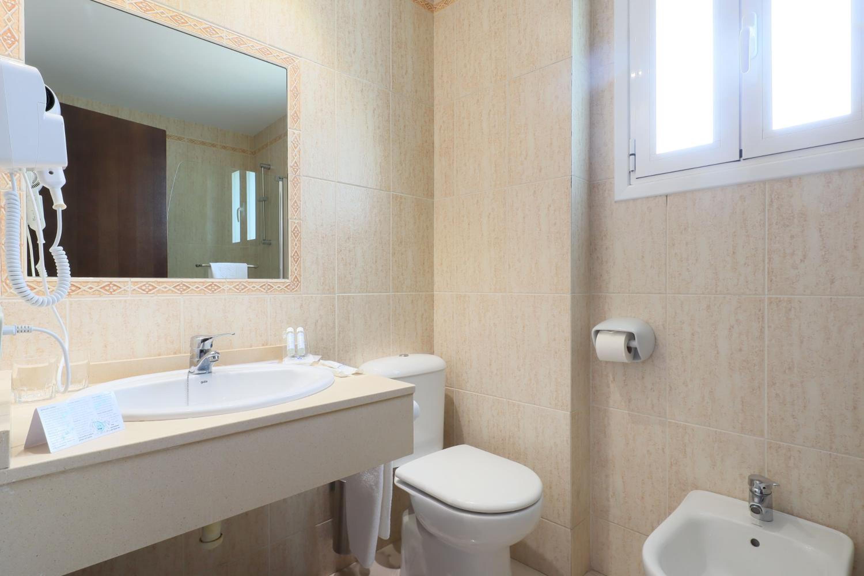 Twin Room with Parking