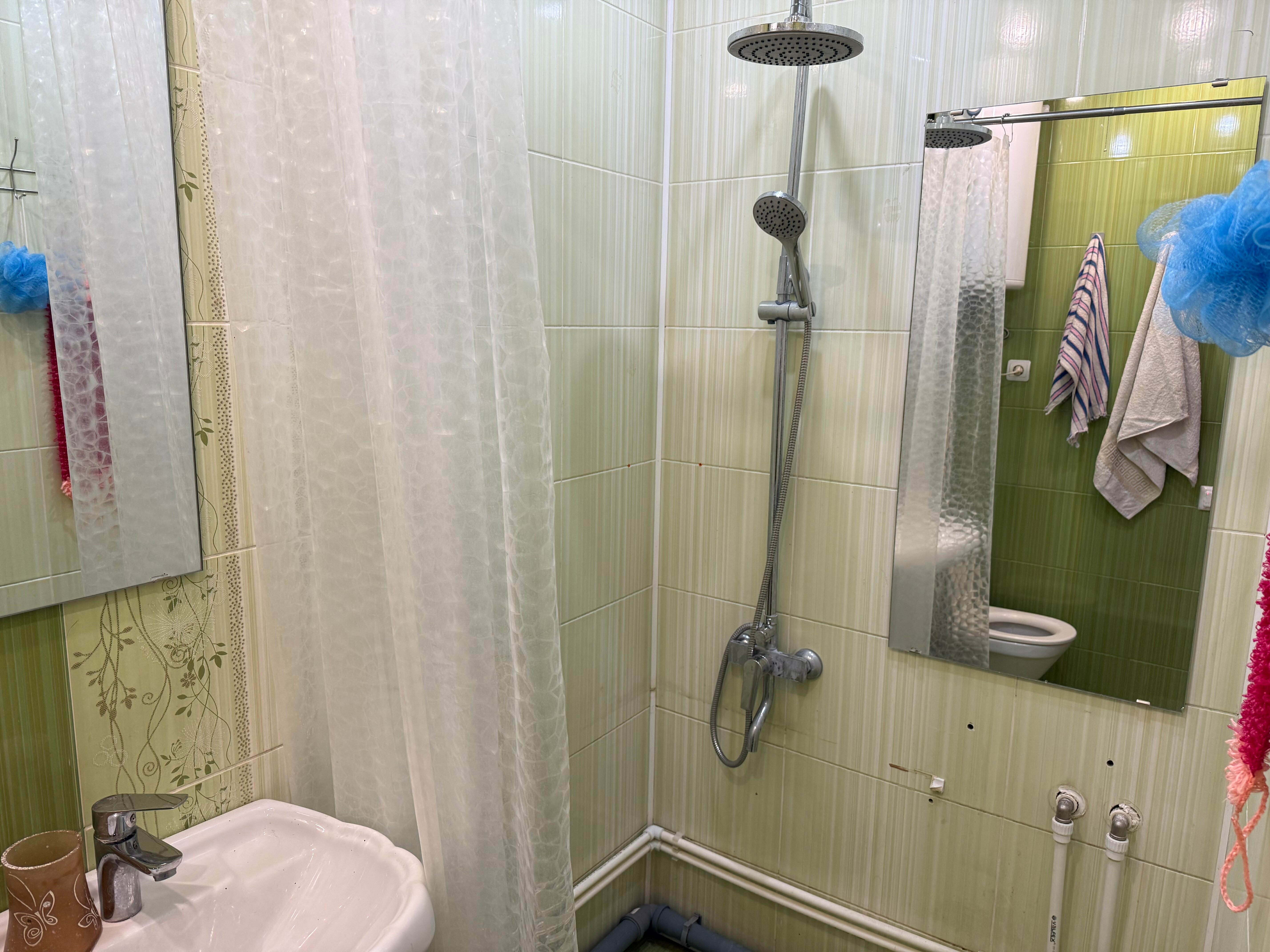 Четырехместный номер с душем