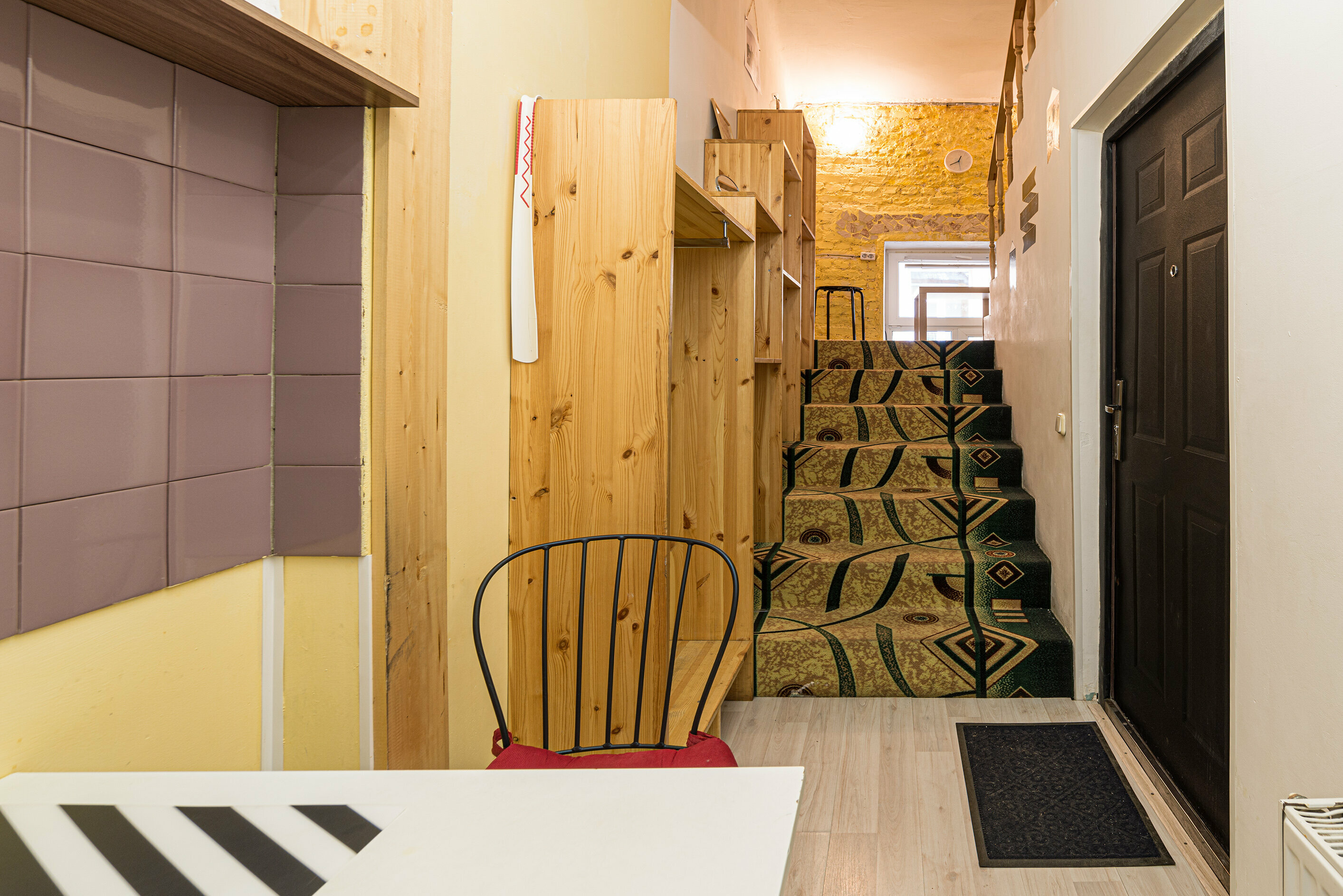 Четырехместный номер с собственной ванной комнатой вне номера