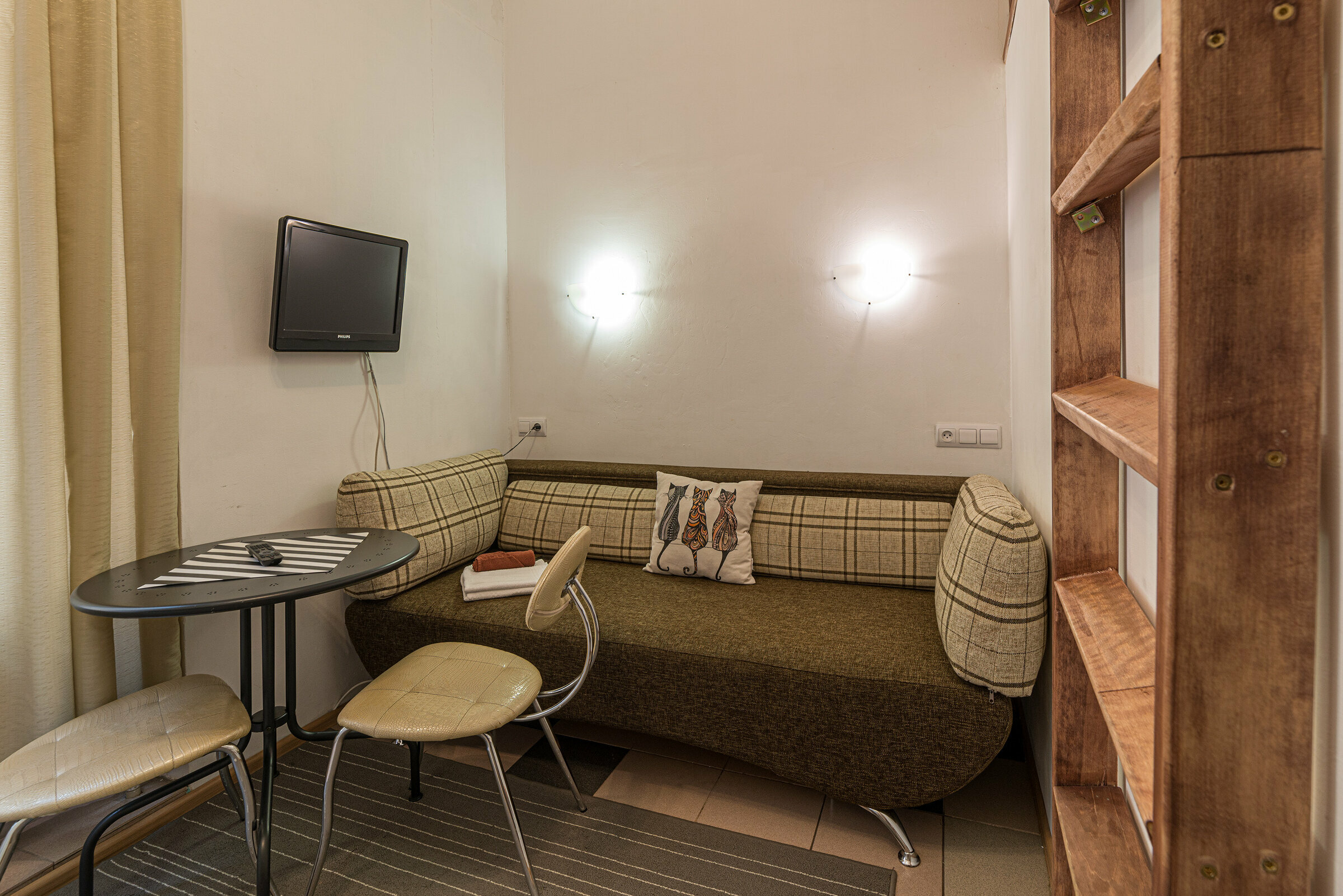 Трёхместный номер с санузлом и кухней