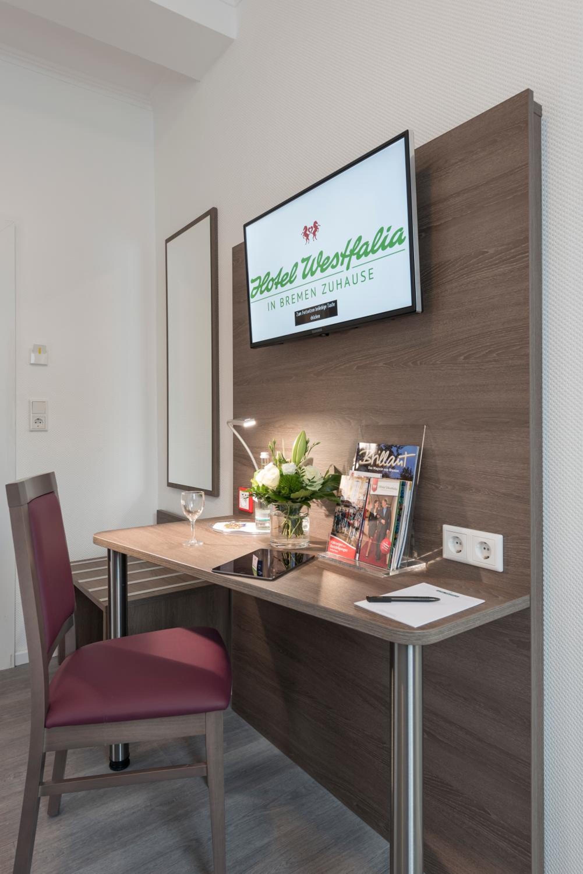 Single Room with Street View