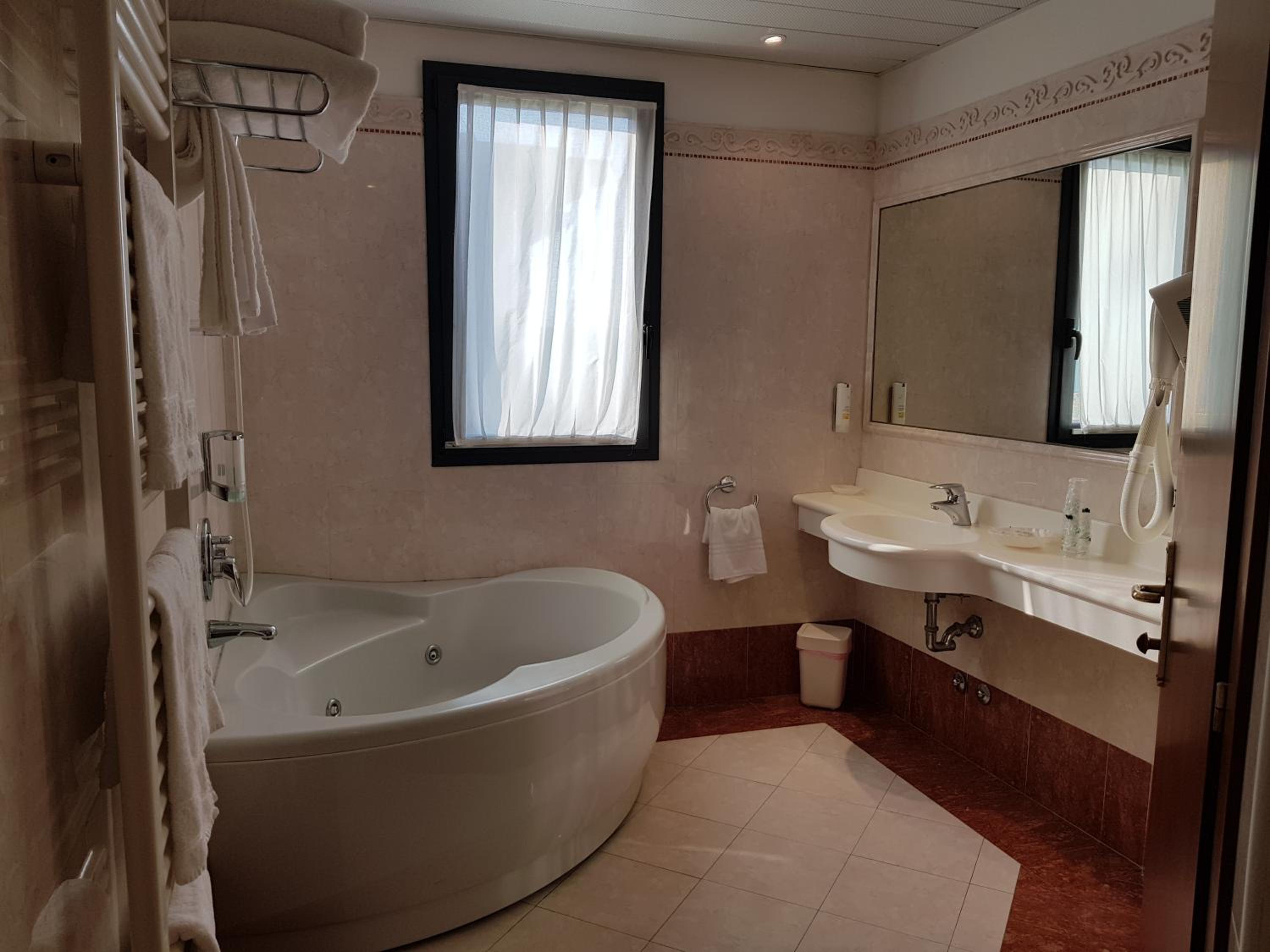 Suite with Lake View