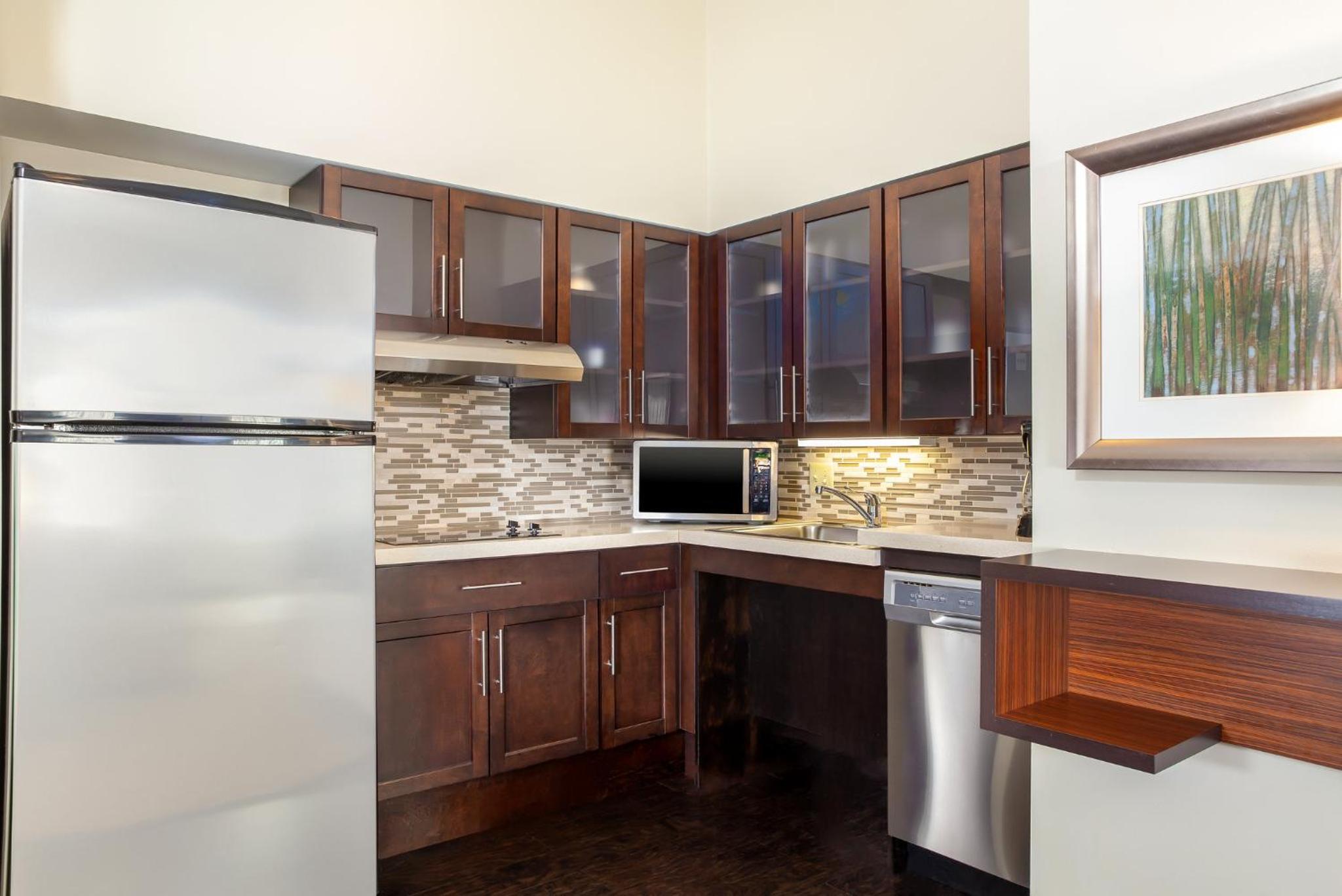 Hearing Accessible King Suite - Non-Smoking