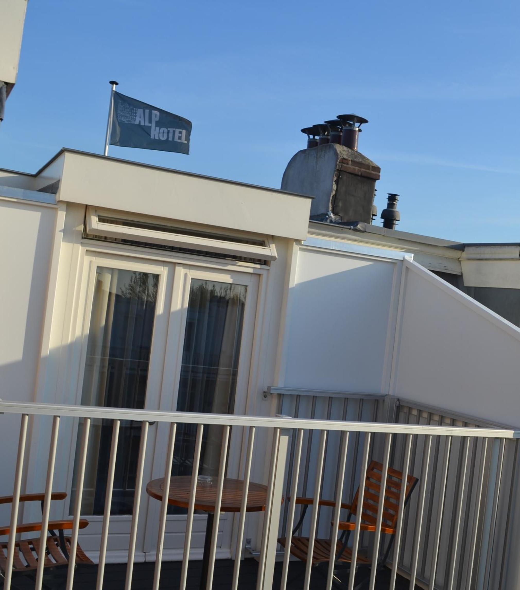 Twin Room with Spa Bath, Balcony and Garden View