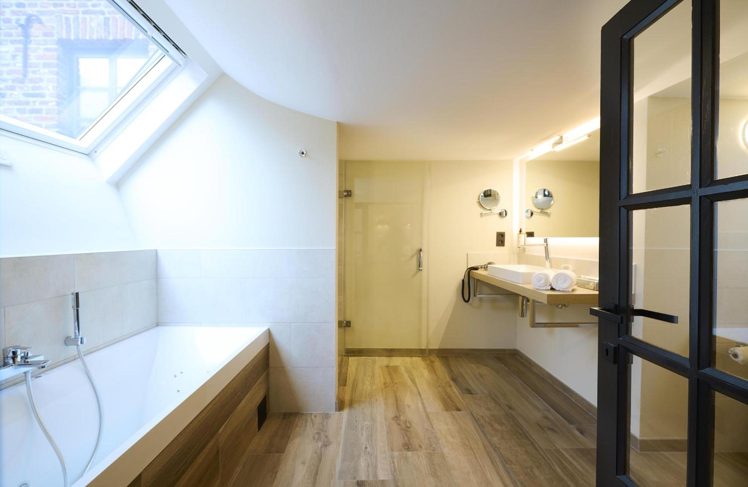 Double Room with Spa Bath