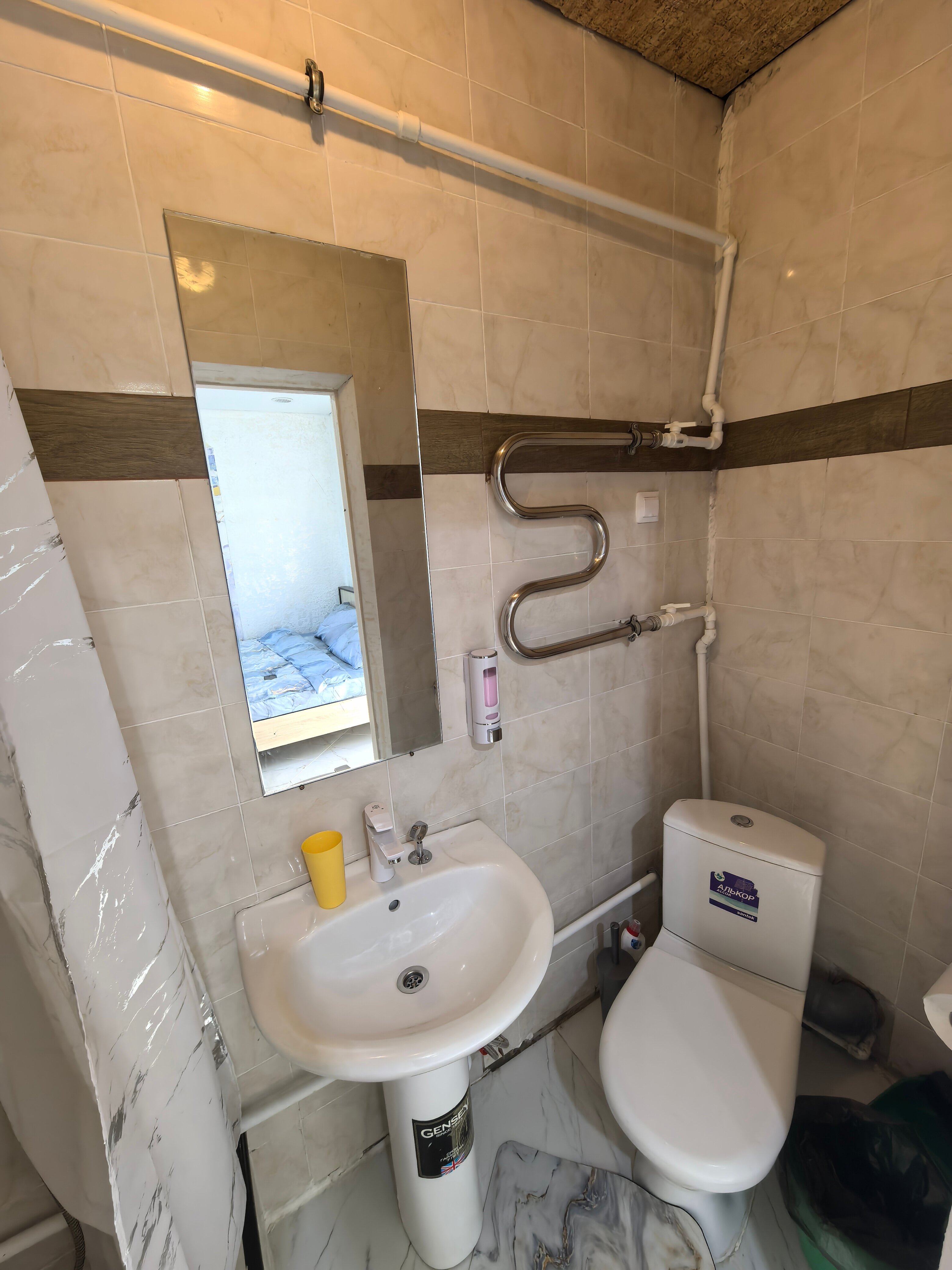 Cемейный номер с собственной ванной комнатой