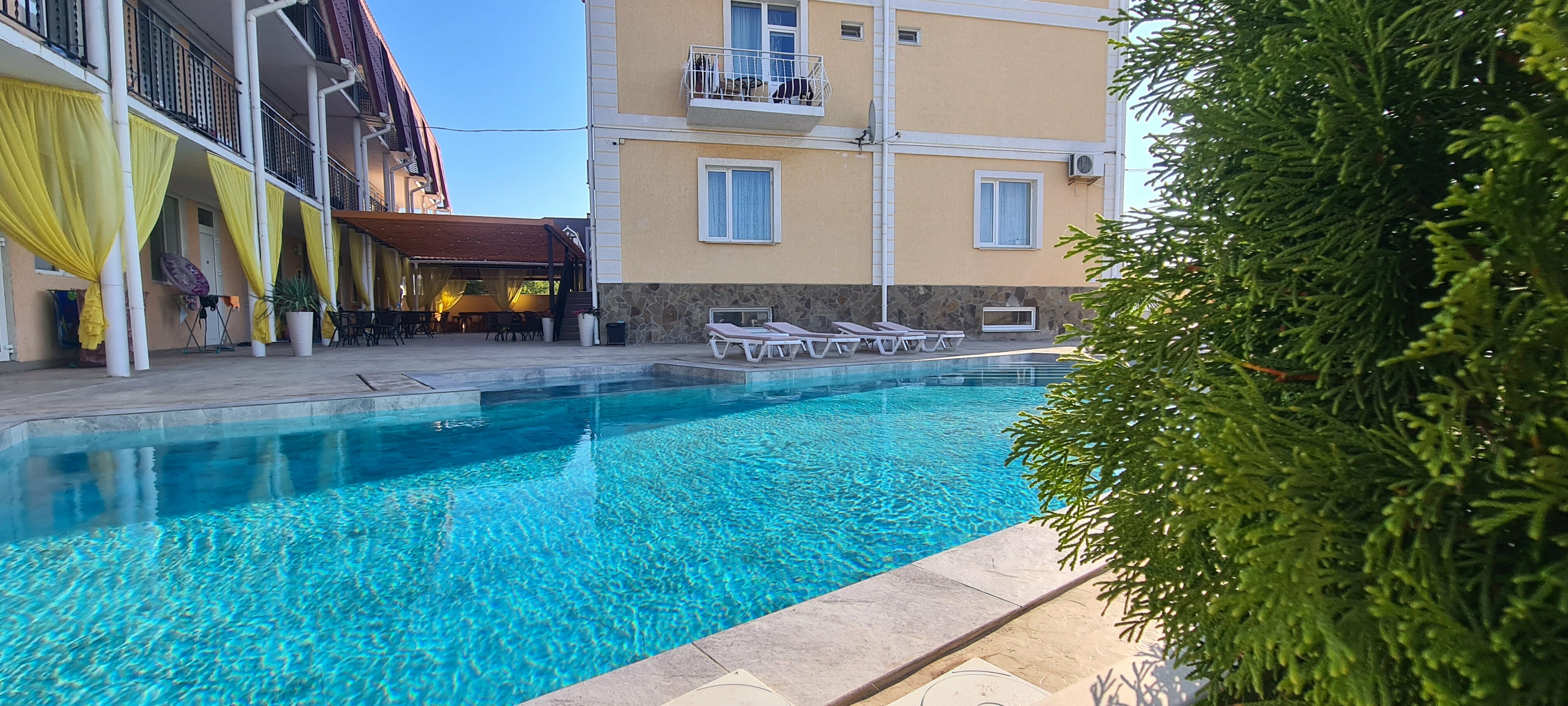 Улучшенный четырехместный номер