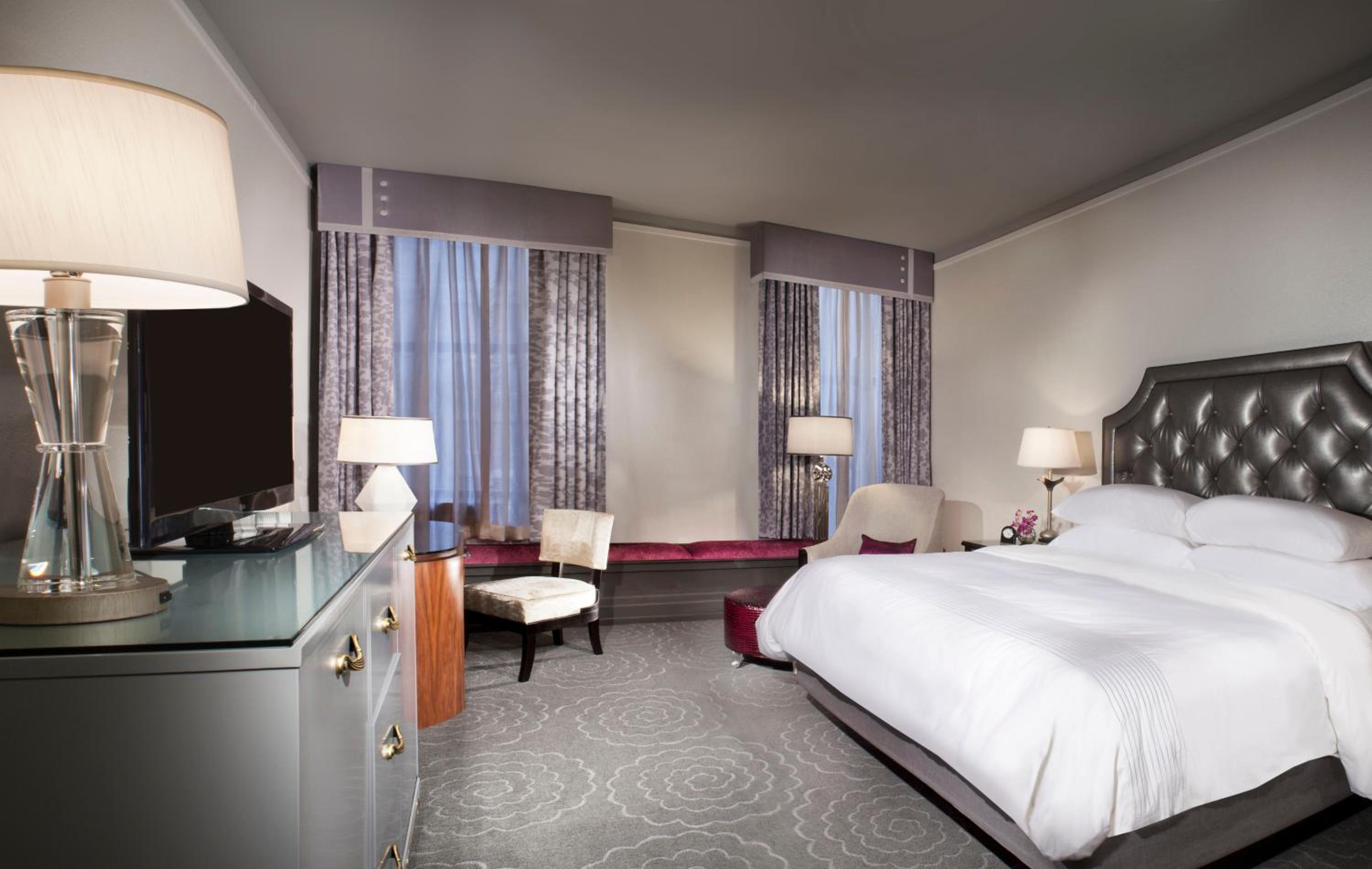 Deluxe King Room