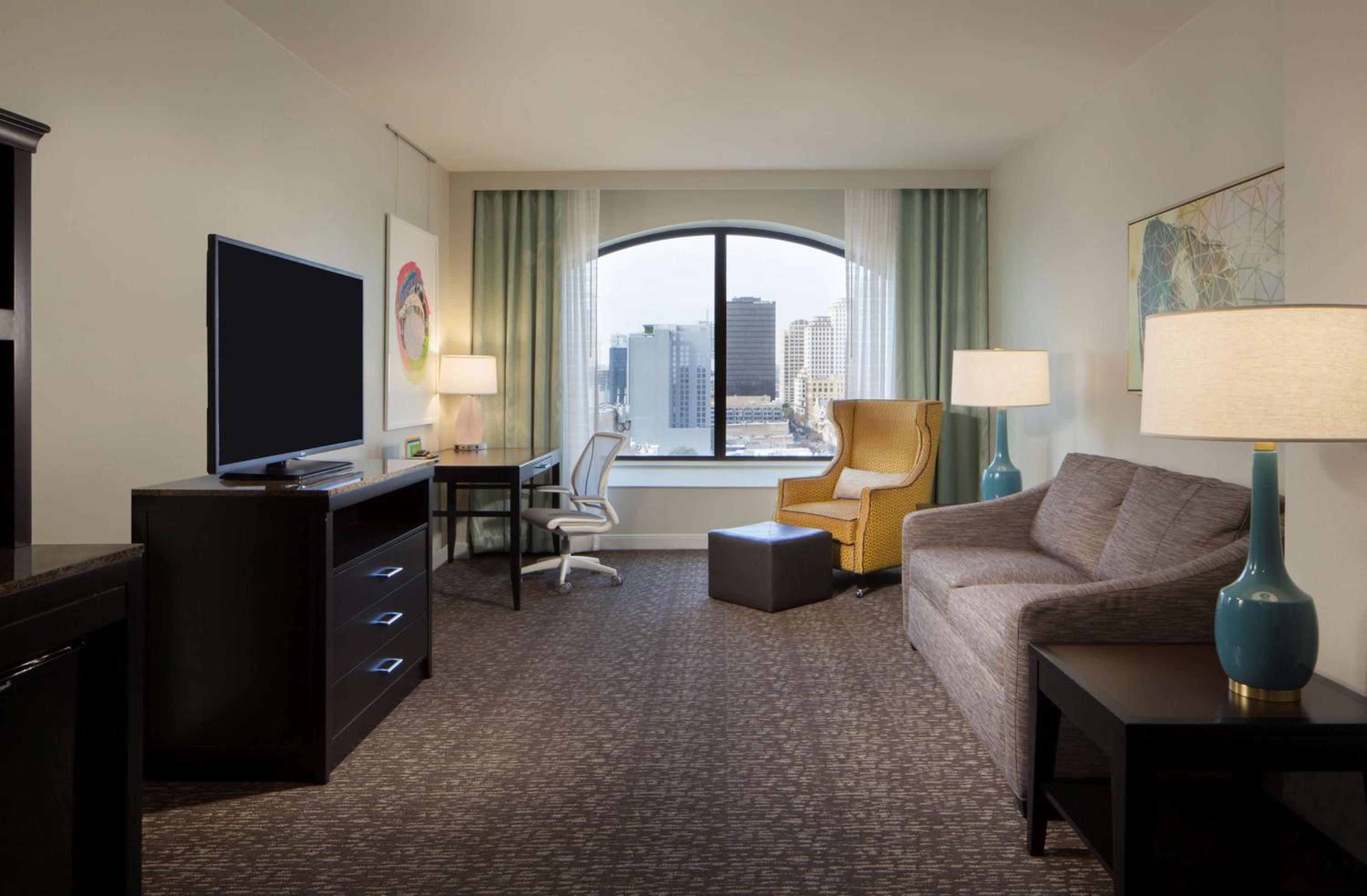 One-Bedroom King Suite